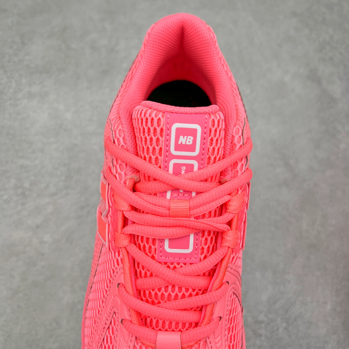 图片[5]-＃M3纯原 New Balance M1906R NB新百伦系列复古老爹风休闲运动慢跑鞋 日韩出口特供订单 全网最全配色 配套商长期套现长期补货 全新货品 正常出厂触屏不到的单价 超级跑量款 全套原楦原纸板原厂数据开发 进口三明治网面 原装进口翻毛皮料正确绒感卡色 正确中底拉帮中底网布细节 采用轻质牛剖革拼接透气网眼衬垫织物鞋面材质 T-Beam大底提供足步弓支撑 保持步态稳定 后跟搭载外露缓震胶 鞋身整体以各种深浅不一的灰色覆盖 鞋头以淡蓝色调装饰 网眼衬垫通过不规律的色块实现做旧的美感 泛黄的鞋底更是进一步增添了复古气息 尺码：36 37 37.5 38 38.5 39.5 40 40.5 41.5 42 42.5 43 44 45-选品中心