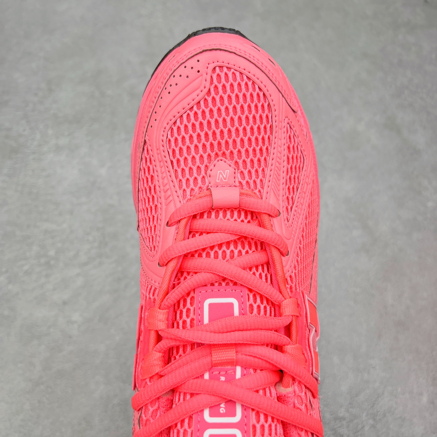 图片[4]-＃M3纯原 New Balance M1906R NB新百伦系列复古老爹风休闲运动慢跑鞋 日韩出口特供订单 全网最全配色 配套商长期套现长期补货 全新货品 正常出厂触屏不到的单价 超级跑量款 全套原楦原纸板原厂数据开发 进口三明治网面 原装进口翻毛皮料正确绒感卡色 正确中底拉帮中底网布细节 采用轻质牛剖革拼接透气网眼衬垫织物鞋面材质 T-Beam大底提供足步弓支撑 保持步态稳定 后跟搭载外露缓震胶 鞋身整体以各种深浅不一的灰色覆盖 鞋头以淡蓝色调装饰 网眼衬垫通过不规律的色块实现做旧的美感 泛黄的鞋底更是进一步增添了复古气息 尺码：36 37 37.5 38 38.5 39.5 40 40.5 41.5 42 42.5 43 44 45-选品中心