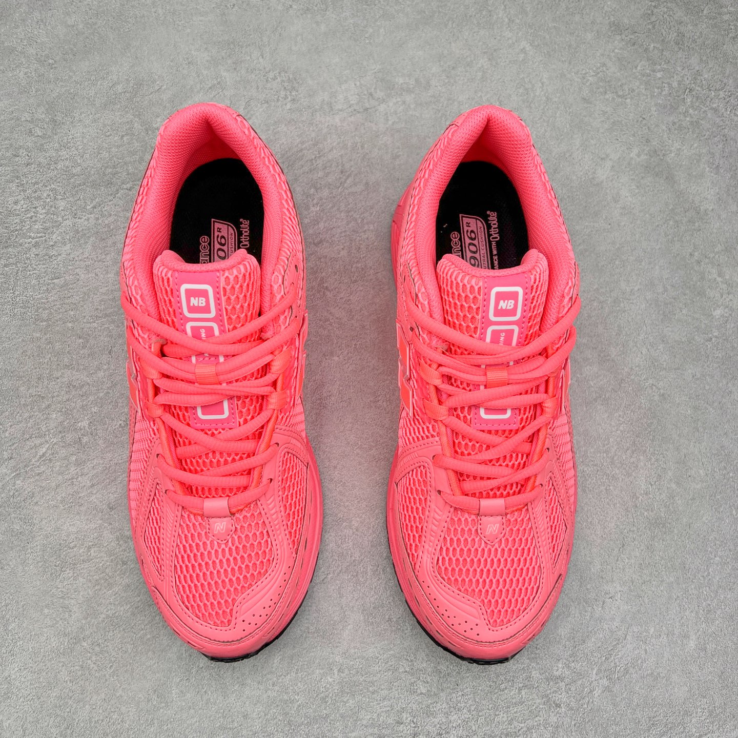 图片[2]-＃M3纯原 New Balance M1906R NB新百伦系列复古老爹风休闲运动慢跑鞋 日韩出口特供订单 全网最全配色 配套商长期套现长期补货 全新货品 正常出厂触屏不到的单价 超级跑量款 全套原楦原纸板原厂数据开发 进口三明治网面 原装进口翻毛皮料正确绒感卡色 正确中底拉帮中底网布细节 采用轻质牛剖革拼接透气网眼衬垫织物鞋面材质 T-Beam大底提供足步弓支撑 保持步态稳定 后跟搭载外露缓震胶 鞋身整体以各种深浅不一的灰色覆盖 鞋头以淡蓝色调装饰 网眼衬垫通过不规律的色块实现做旧的美感 泛黄的鞋底更是进一步增添了复古气息 尺码：36 37 37.5 38 38.5 39.5 40 40.5 41.5 42 42.5 43 44 45-选品中心