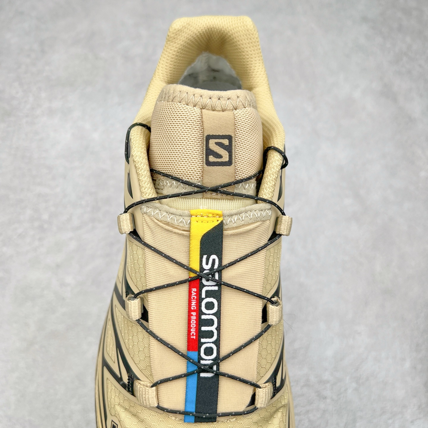 图片[5]-＃S版 Salomon XT-6 萨洛蒙复古潮流户外机能登山跑鞋 纯原外贸平台特供订单 耗时半年巨作 全套原纸板楦头开发 原厂特供网布配套加持 确保原汁原味 完美呈现版型 原档数据独家私模五层组合大底 男女鞋同步官方开发至46.5 原装Ortholite轻量化鞋垫 中底布带钢印编号 原厂TPU锁扣 进口港宝加持 后跟自然饱满 还原公司包裹性 鞋面以“锯齿”状的包裹系统呈现 在基色底之下加入了各种色点缀 将公司的最新技术和时尚前卫的造型融入耐用的长跑款式中 鞋面由 TPU 薄膜制成 并焊接在高耐磨网眼上 使其既时尚又坚固 由 ACS底盘支撑 可增强稳定性和支撑力 以及由橡胶凸耳 Contragrip外底覆盖的 EVA 缓冲中底 旨在应对崎岖的地形 鞋舌上的彩色Salomon 标签、Quicklace 系统以及鞋头、鞋舌和鞋跟上的附加品牌使细节更加完美 让穿着者可以轻松驾驭户外与通勤下的任何运动生活场景 无缝鞋身户外随意纵横 颜值与脚感兼备 出街通勤 绝对非常吸睛 你值得拥有 尺码：36 36.5 37.5 38 38.5 39 40 40.5 41 42 42.5 43 44 44.5 45 46 46.5 注意：偏小1码-选品中心