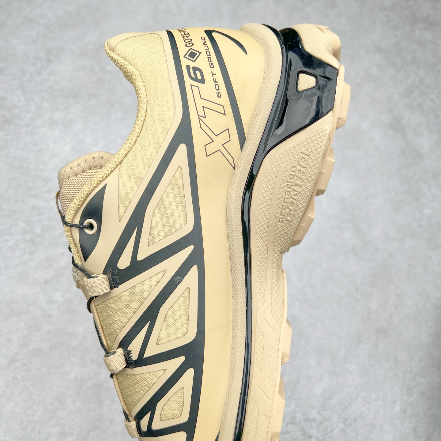 图片[7]-＃S版 Salomon XT-6 萨洛蒙复古潮流户外机能登山跑鞋 纯原外贸平台特供订单 耗时半年巨作 全套原纸板楦头开发 原厂特供网布配套加持 确保原汁原味 完美呈现版型 原档数据独家私模五层组合大底 男女鞋同步官方开发至46.5 原装Ortholite轻量化鞋垫 中底布带钢印编号 原厂TPU锁扣 进口港宝加持 后跟自然饱满 还原公司包裹性 鞋面以“锯齿”状的包裹系统呈现 在基色底之下加入了各种色点缀 将公司的最新技术和时尚前卫的造型融入耐用的长跑款式中 鞋面由 TPU 薄膜制成 并焊接在高耐磨网眼上 使其既时尚又坚固 由 ACS底盘支撑 可增强稳定性和支撑力 以及由橡胶凸耳 Contragrip外底覆盖的 EVA 缓冲中底 旨在应对崎岖的地形 鞋舌上的彩色Salomon 标签、Quicklace 系统以及鞋头、鞋舌和鞋跟上的附加品牌使细节更加完美 让穿着者可以轻松驾驭户外与通勤下的任何运动生活场景 无缝鞋身户外随意纵横 颜值与脚感兼备 出街通勤 绝对非常吸睛 你值得拥有 尺码：36 36.5 37.5 38 38.5 39 40 40.5 41 42 42.5 43 44 44.5 45 46 46.5 注意：偏小1码-选品中心