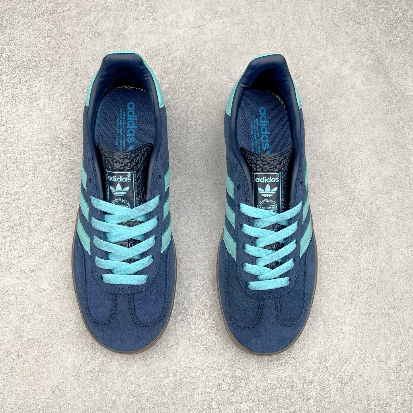 图片[2]-AD Gazelle Indoor Trainers 羚羊内训系列低帮复古百搭休闲运动德训风板鞋 JI2587 90年代经典的复刻版！自60年代以足球训练鞋面世以来,Gazelle就以其经典设计席卷全球。1991年版本的复刻,再造经典Gazelle。采用皮革打造,搭配浊色细节,让这款经典更加简约。尺码：36 36⅔ 37⅓ 38 38⅔ 39⅓ 40 40⅔ 41⅓ 42 42⅔ 43⅓ 44 45-选品中心