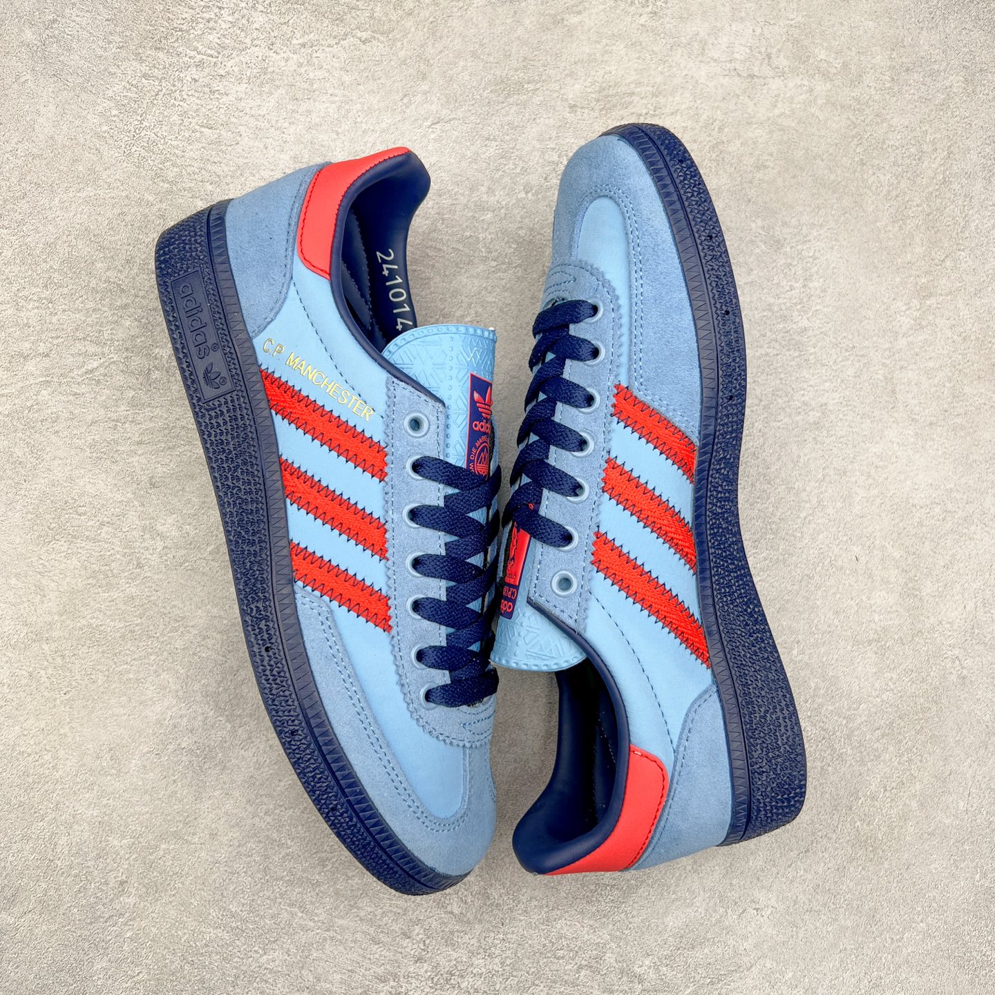 图片[3]-AD Originals Handball SPZL 手球运动员系列百搭休闲运动板鞋 IH3312 这款来自阿迪达斯的这款HANDBALL SPZL前身是一双手球运动鞋，这一次拿来复刻，所以鞋面的主要色彩选用了黑色， 鞋面外侧除了Spezial字母之外还有三叶草标志。Handball SPZL作为复古手球训练鞋与作为室内足球鞋的Samba有着异曲同工之处，但是质感更为出众的鞋身以及丰富的配色选择比起Samba来讲可以说是更胜一筹了！尺码：36 36⅔ 37⅓ 38 38⅔ 39⅓ 40 40⅔ 41⅓ 42 42⅔ 43⅓ 44 45-选品中心