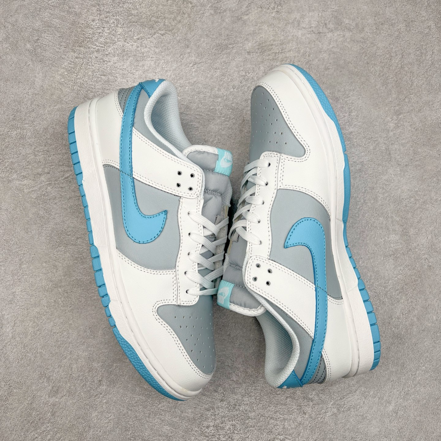 图片[3]-NK Dunk Low IB4503-072 全新支线性价比拉满 迎合行情定价 正确头层皮料 细节均购入原鞋校对开发 全套原纸板楦头加持 细节品控鞋型稳定 独家私模官方最新原厂磨具打造大底 鞋头坡度极致还原 原盒原配 玻璃冲刀 超高清洁度 全鞋零毛边皮料切割 正确中底布背胶中底布拉帮走线 尺码：36 36.5 37.5 38 38.5 39 40 40.5 41 42 42.5 43 44 44.5 45 46-选品中心