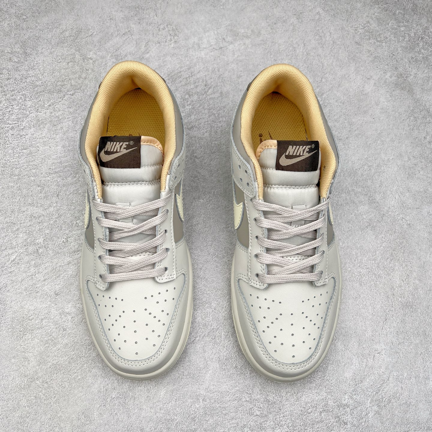 图片[2]-NK Dunk Low HF5441-001 全新支线性价比拉满 迎合行情定价 正确头层皮料 细节均购入原鞋校对开发 全套原纸板楦头加持 细节品控鞋型稳定 独家私模官方最新原厂磨具打造大底 鞋头坡度极致还原 原盒原配 玻璃冲刀 超高清洁度 全鞋零毛边皮料切割 正确中底布背胶中底布拉帮走线 尺码：36 36.5 37.5 38 38.5 39 40 40.5 41 42 42.5 43 44 44.5 45 46-选品中心