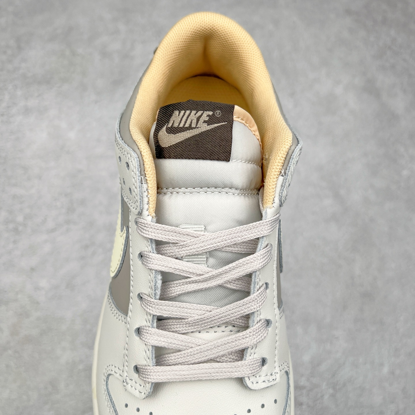 图片[5]-NK Dunk Low HF5441-001 全新支线性价比拉满 迎合行情定价 正确头层皮料 细节均购入原鞋校对开发 全套原纸板楦头加持 细节品控鞋型稳定 独家私模官方最新原厂磨具打造大底 鞋头坡度极致还原 原盒原配 玻璃冲刀 超高清洁度 全鞋零毛边皮料切割 正确中底布背胶中底布拉帮走线 尺码：36 36.5 37.5 38 38.5 39 40 40.5 41 42 42.5 43 44 44.5 45 46-选品中心