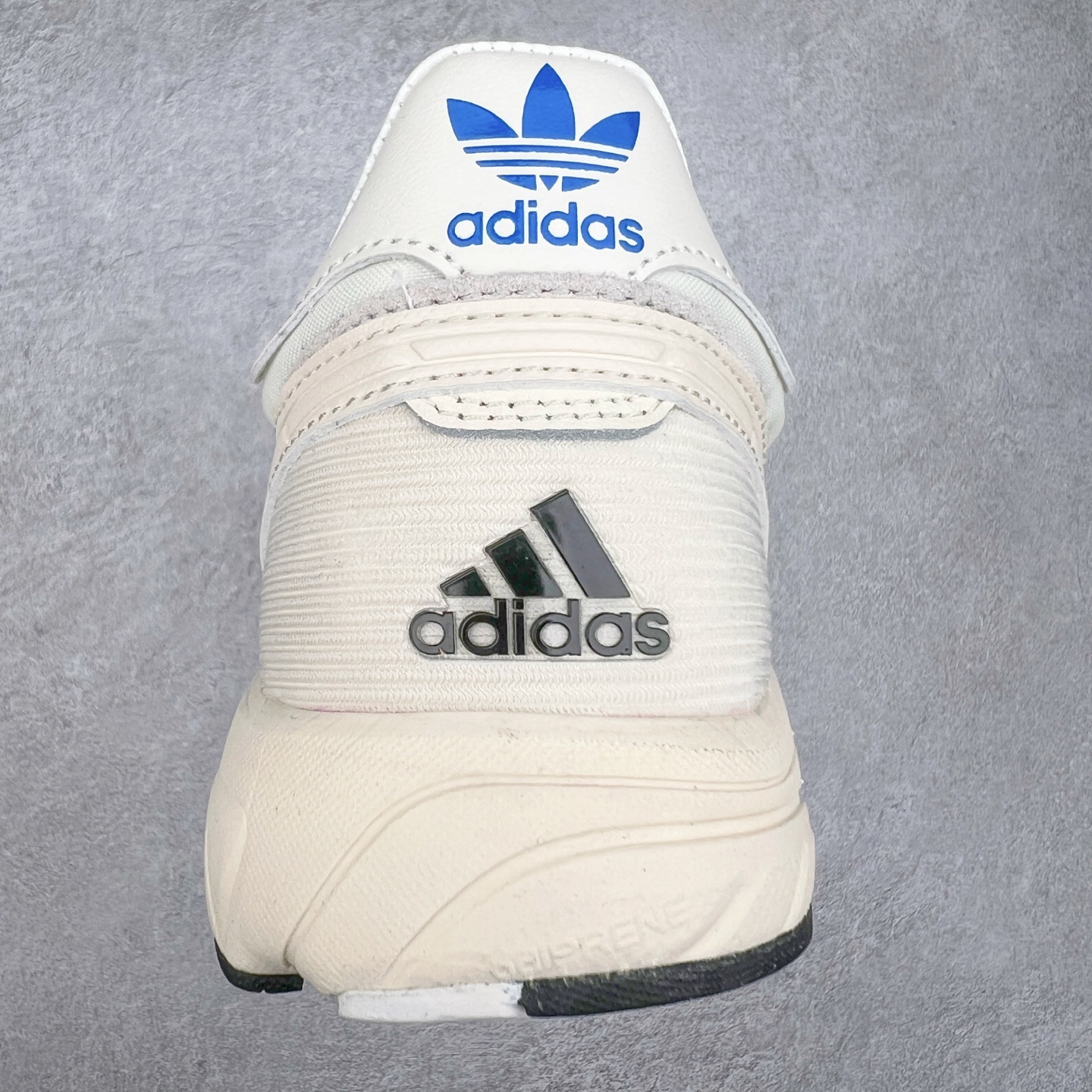 图片[8]-BAD BUNNY x adidas originals ADIZERO SL 72 联名柔软舒适防滑耐磨低帮生活休闲鞋 货号：JP8816 / JP8815 / JQ8757 此番 Bad Bunny 和 adidas 以 Adizero SL 72 为蓝本，推出 3 款不同配色，设计灵感汲取自复古跑鞋 SL 72 ，将经典元素与现代风尚相融合，打造出别具一格的鞋履。鞋面采用多层次叠加设计，很有层次感，吸引人。选用华夫格网、绒面革、皮革和灯芯绒等优质材料。鞋身上的 “ Para Bad Bunny ”中足标识与双阿迪达斯标志，彰显了双方的合作身份。搭载 Adizero 泡棉中底，确保卓越的舒适性与性能表现。尺码：36 36.5 37.5 38 38.5 39 40 40.5 41 42 42.5 43 44 44.5 45-选品中心