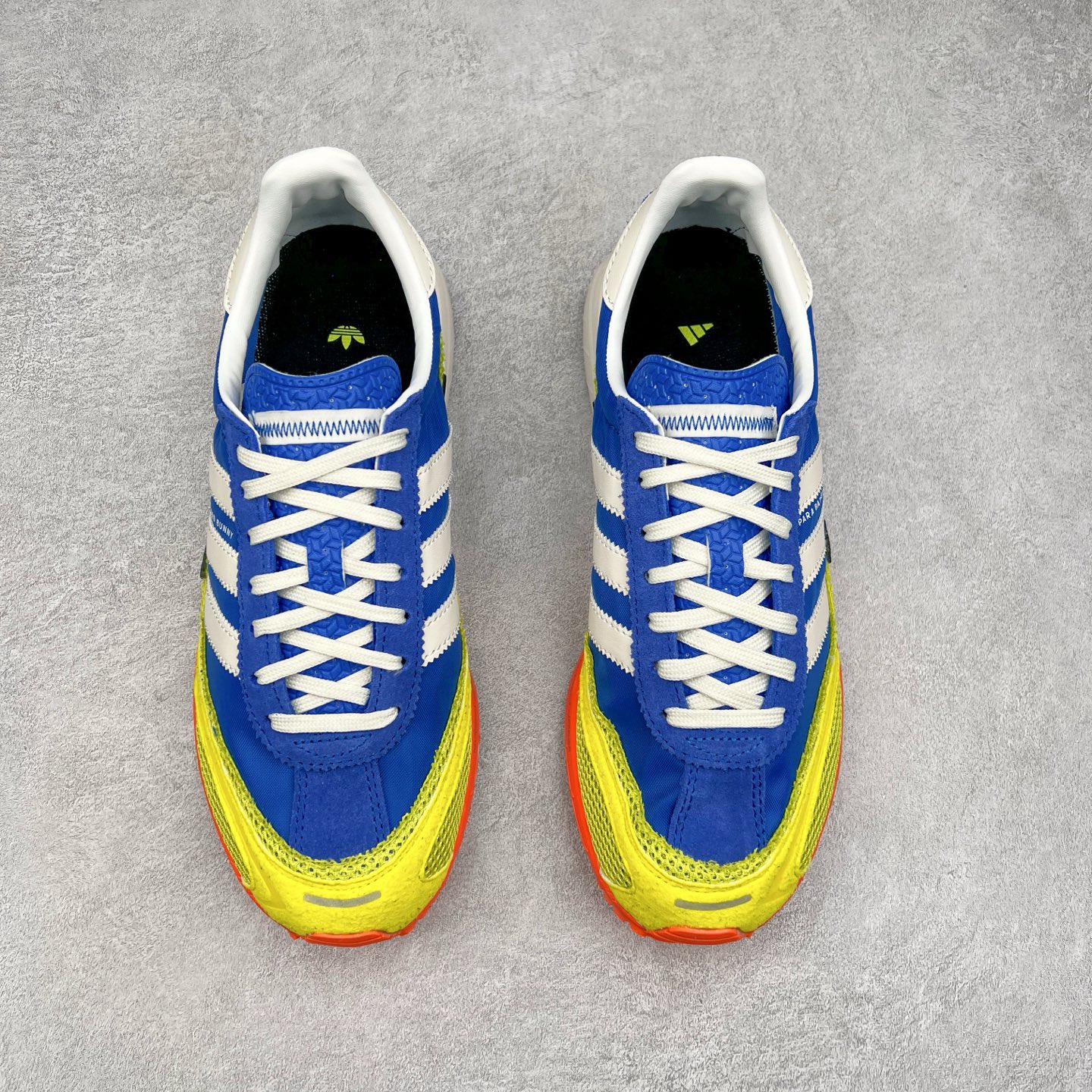 图片[2]-BAD BUNNY x adidas originals ADIZERO SL 72 联名柔软舒适防滑耐磨低帮生活休闲鞋 货号：JP8816 / JP8815 / JQ8757 此番 Bad Bunny 和 adidas 以 Adizero SL 72 为蓝本，推出 3 款不同配色，设计灵感汲取自复古跑鞋 SL 72 ，将经典元素与现代风尚相融合，打造出别具一格的鞋履。鞋面采用多层次叠加设计，很有层次感，吸引人。选用华夫格网、绒面革、皮革和灯芯绒等优质材料。鞋身上的 “ Para Bad Bunny ”中足标识与双阿迪达斯标志，彰显了双方的合作身份。搭载 Adizero 泡棉中底，确保卓越的舒适性与性能表现。尺码：36 36.5 37.5 38 38.5 39 40 40.5 41 42 42.5 43 44 44.5 45-选品中心