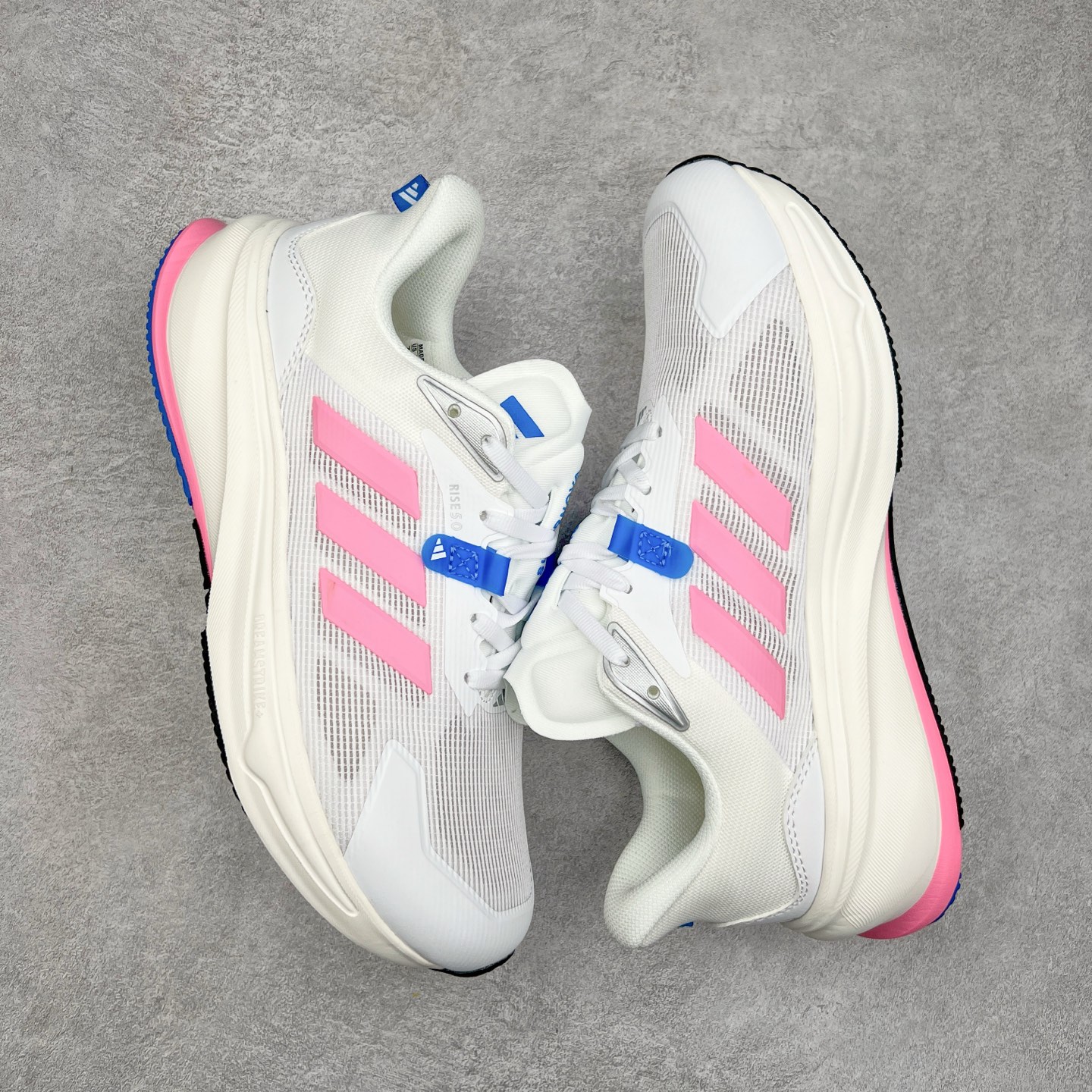 图片[3]-AD Supernova Rise 阿迪全新休闲轻跑鞋 款鞋采用了Dreamstrike+ 中底 将缓冲材质与柔软的织物相结合 以最大限度地减少刺激性摩擦和慢跑后水泡的可能性 在美学方面 Supernova Rise 从自然和生物中汲取灵感 如深色底色和半绿色细节 尺码：36 36.5 37.5 38 38.5 39 40 40.5 41 42 42.5 43 44 44.5 45-选品中心