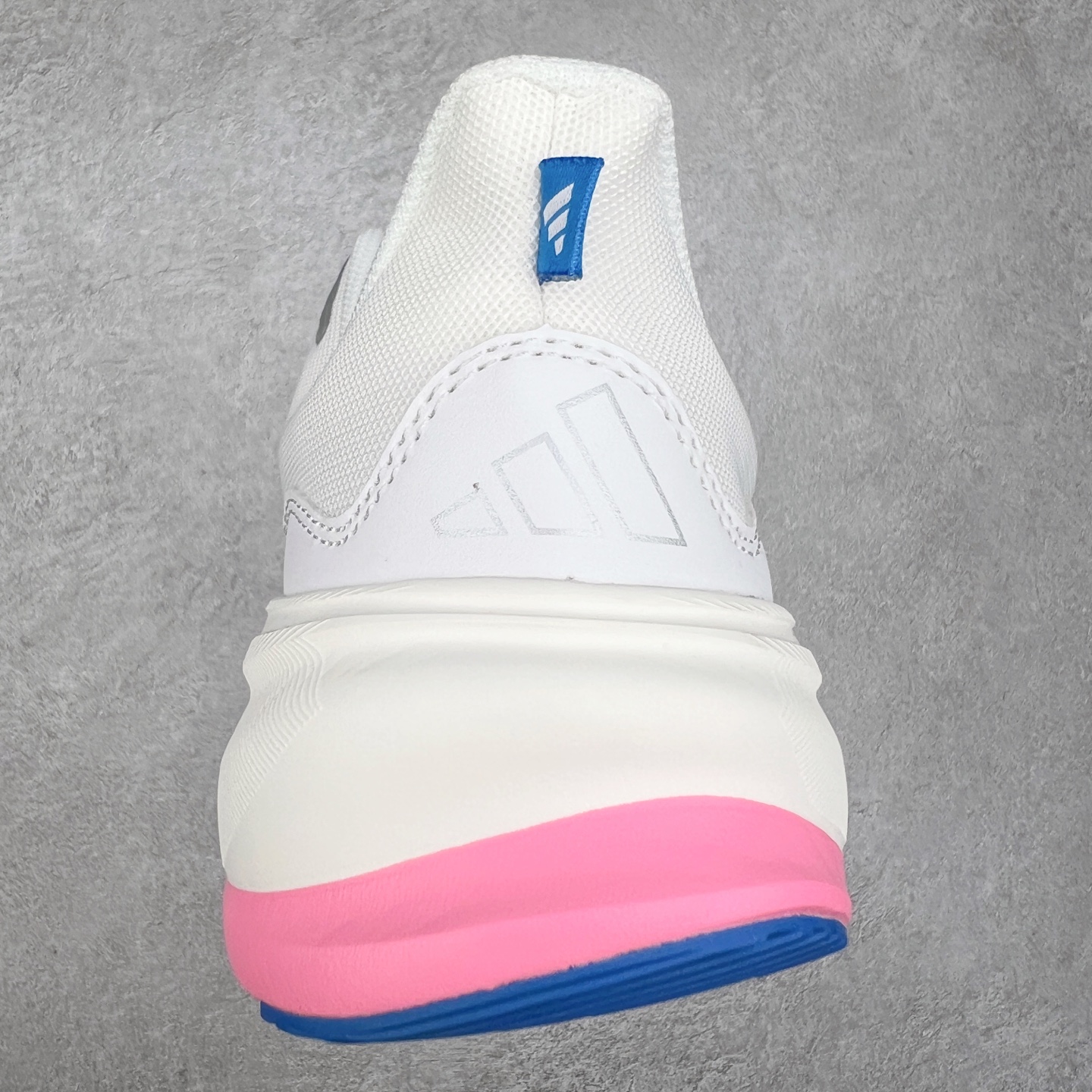 图片[8]-AD Supernova Rise 阿迪全新休闲轻跑鞋 款鞋采用了Dreamstrike+ 中底 将缓冲材质与柔软的织物相结合 以最大限度地减少刺激性摩擦和慢跑后水泡的可能性 在美学方面 Supernova Rise 从自然和生物中汲取灵感 如深色底色和半绿色细节 尺码：36 36.5 37.5 38 38.5 39 40 40.5 41 42 42.5 43 44 44.5 45-选品中心