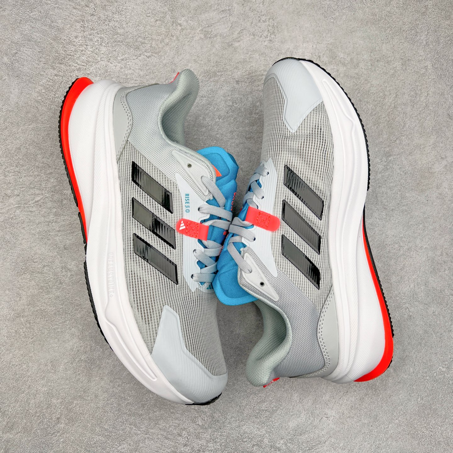 图片[3]-AD Supernova Rise 阿迪全新休闲轻跑鞋 款鞋采用了Dreamstrike+ 中底 将缓冲材质与柔软的织物相结合 以最大限度地减少刺激性摩擦和慢跑后水泡的可能性 在美学方面 Supernova Rise 从自然和生物中汲取灵感 如深色底色和半绿色细节 尺码：36 36.5 37.5 38 38.5 39 40 40.5 41 42 42.5 43 44 44.5 45-选品中心