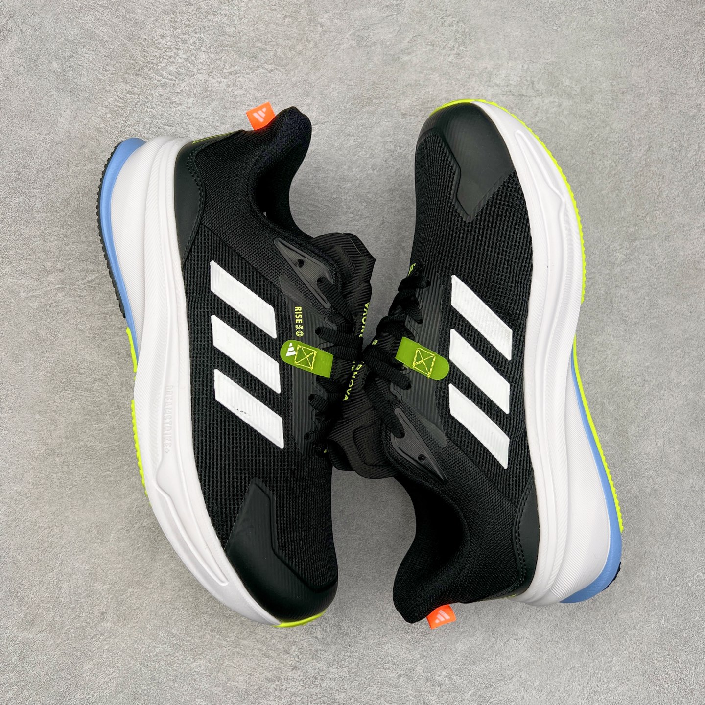 图片[3]-AD Supernova Rise 阿迪全新休闲轻跑鞋 款鞋采用了Dreamstrike+ 中底 将缓冲材质与柔软的织物相结合 以最大限度地减少刺激性摩擦和慢跑后水泡的可能性 在美学方面 Supernova Rise 从自然和生物中汲取灵感 如深色底色和半绿色细节 尺码：36 36.5 37.5 38 38.5 39 40 40.5 41 42 42.5 43 44 44.5 45-选品中心