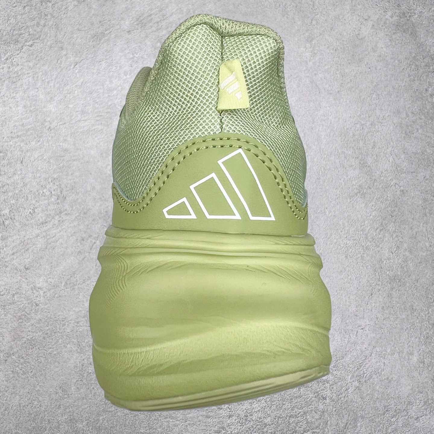 图片[8]-AD Supernova Rise 阿迪全新休闲轻跑鞋 款鞋采用了Dreamstrike+ 中底 将缓冲材质与柔软的织物相结合 以最大限度地减少刺激性摩擦和慢跑后水泡的可能性 在美学方面 Supernova Rise 从自然和生物中汲取灵感 如深色底色和半绿色细节 尺码：36 36.5 37.5 38 38.5 39 40 40.5 41 42 42.5 43 44 44.5 45-选品中心