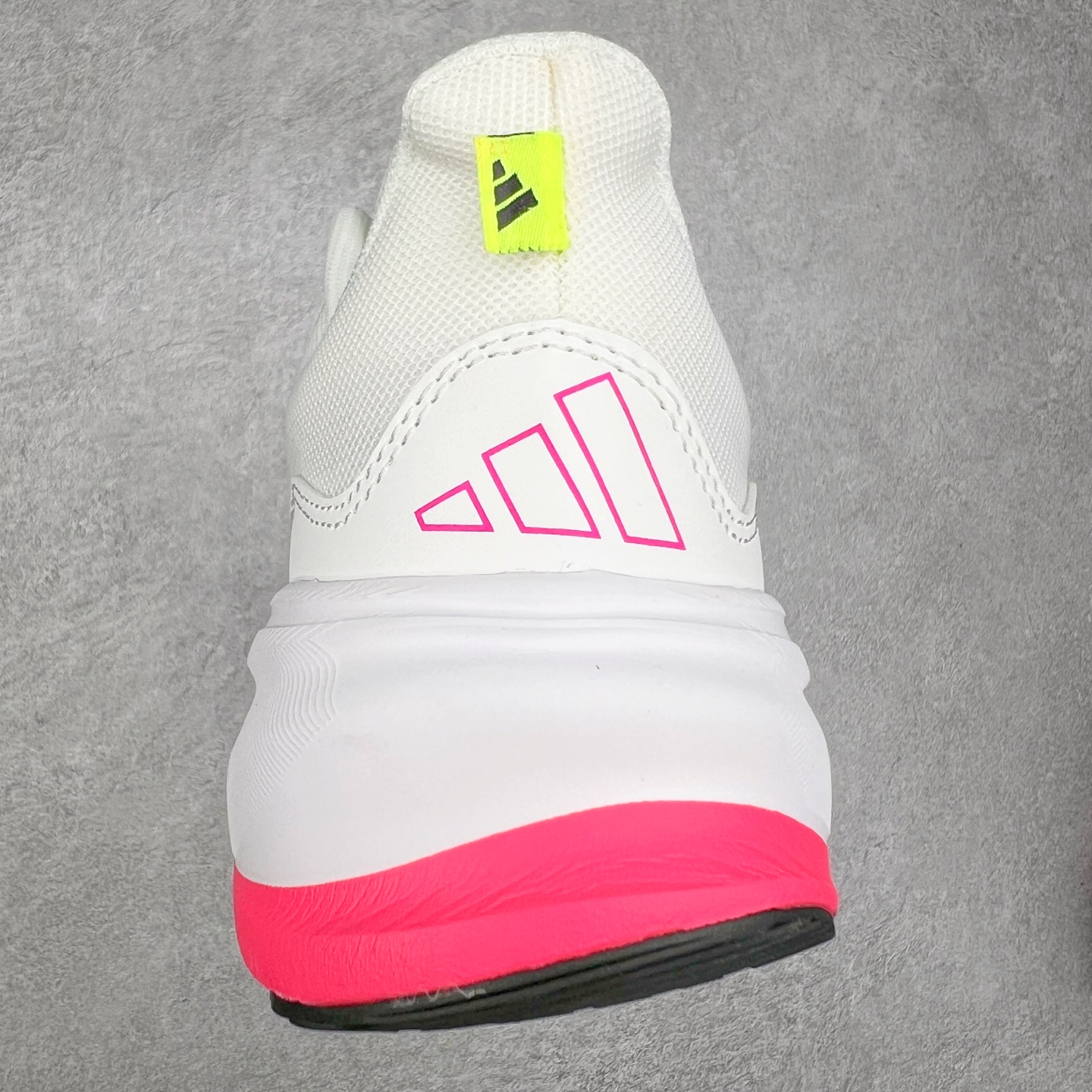 图片[8]-AD Supernova Rise 阿迪全新休闲轻跑鞋 款鞋采用了Dreamstrike+ 中底 将缓冲材质与柔软的织物相结合 以最大限度地减少刺激性摩擦和慢跑后水泡的可能性 在美学方面 Supernova Rise 从自然和生物中汲取灵感 如深色底色和半绿色细节 尺码：36 36.5 37.5 38 38.5 39 40 40.5 41 42 42.5 43 44 44.5 45-选品中心