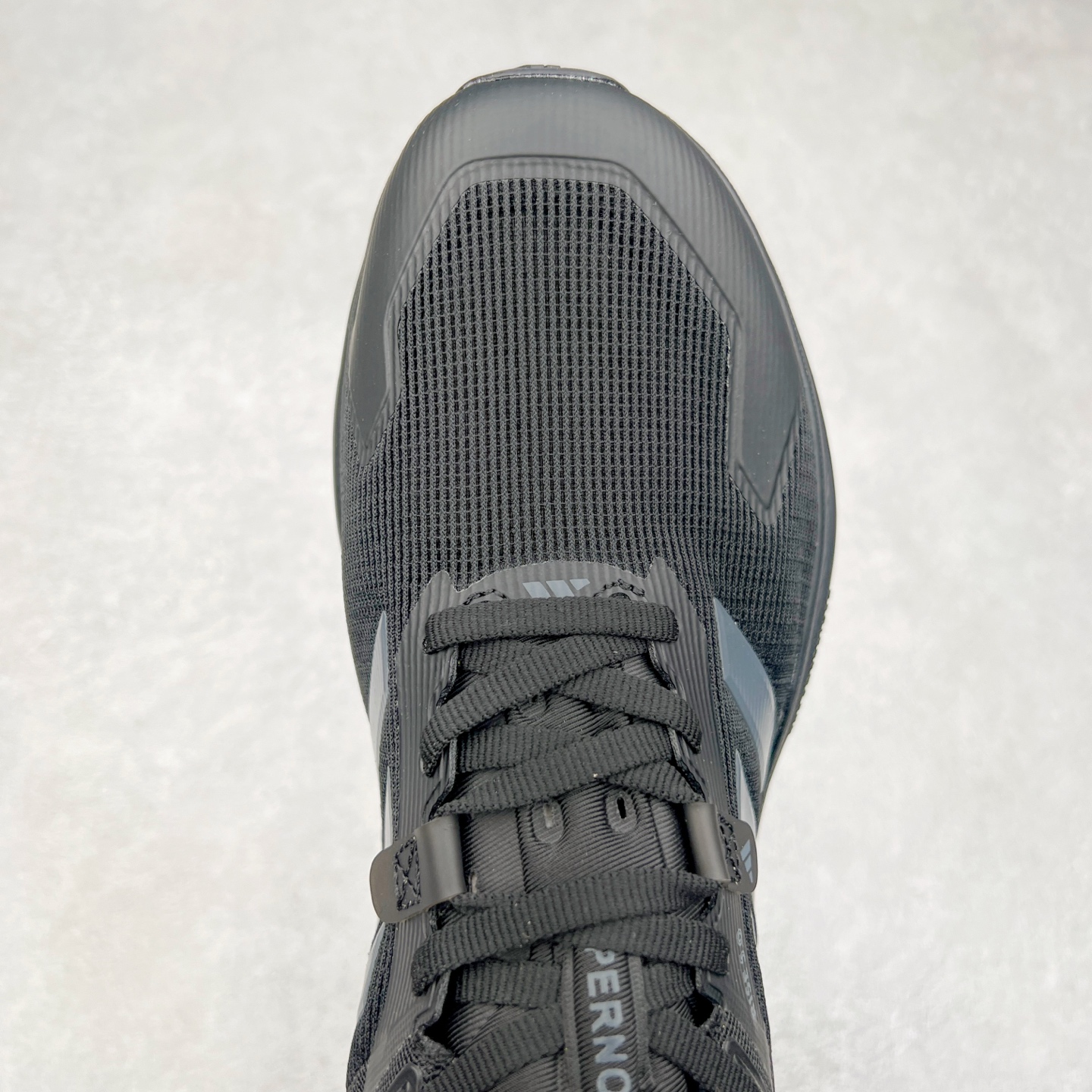 图片[4]-AD Supernova Rise 阿迪全新休闲轻跑鞋 款鞋采用了Dreamstrike+ 中底 将缓冲材质与柔软的织物相结合 以最大限度地减少刺激性摩擦和慢跑后水泡的可能性 在美学方面 Supernova Rise 从自然和生物中汲取灵感 如深色底色和半绿色细节 尺码：36 36.5 37.5 38 38.5 39 40 40.5 41 42 42.5 43 44 44.5 45-选品中心