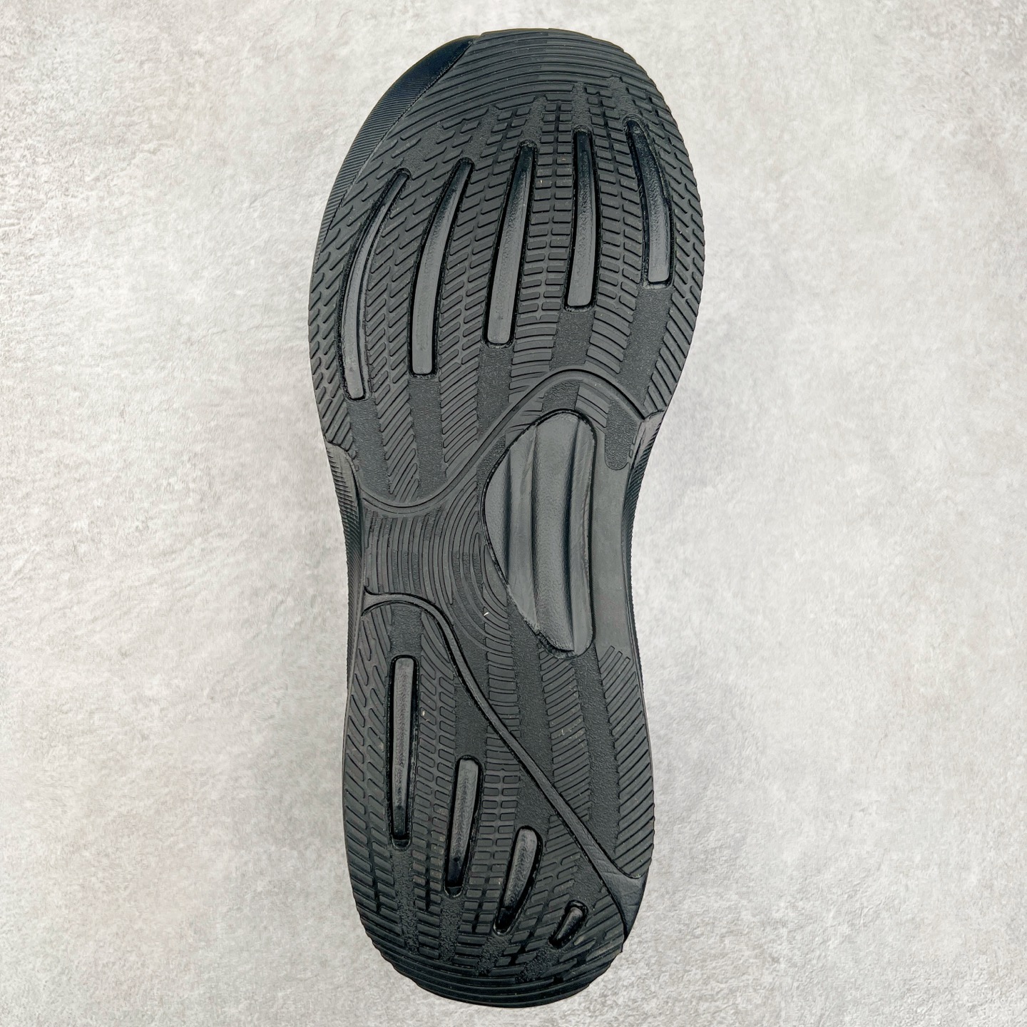 图片[9]-AD Supernova Rise 阿迪全新休闲轻跑鞋 款鞋采用了Dreamstrike+ 中底 将缓冲材质与柔软的织物相结合 以最大限度地减少刺激性摩擦和慢跑后水泡的可能性 在美学方面 Supernova Rise 从自然和生物中汲取灵感 如深色底色和半绿色细节 尺码：36 36.5 37.5 38 38.5 39 40 40.5 41 42 42.5 43 44 44.5 45-选品中心