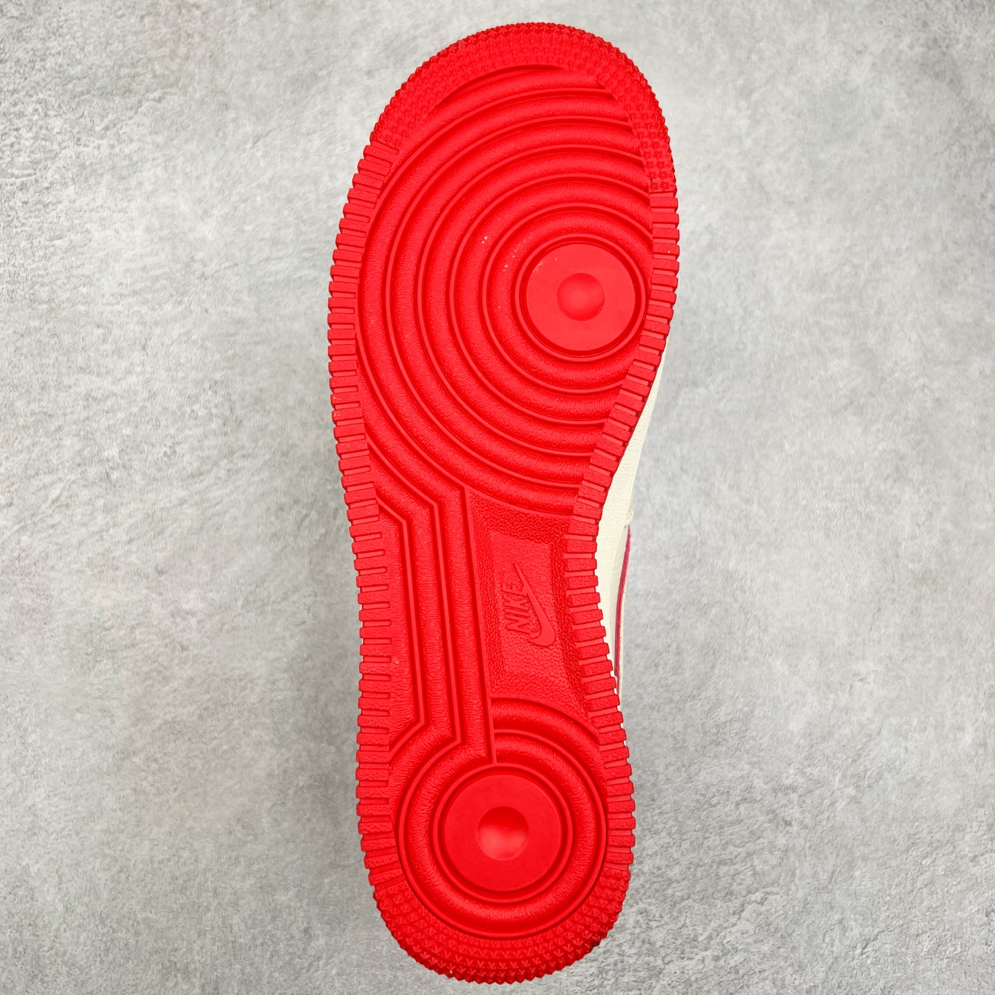 图片[9]-NK Air Force 1´07 Low 空军一号低帮百搭休闲运动板鞋 KK1988-059 柔软、弹性十足的缓震性能和出色的中底设计 横跨复古与现代的外型结合 造就出风靡全球 三十多年的Force 1 直到今天还深受青睐 尺码：36 36.5 37.5 38 38.5 39 40 40.5 41 42 42.5 43 44 44.5 45-选品中心