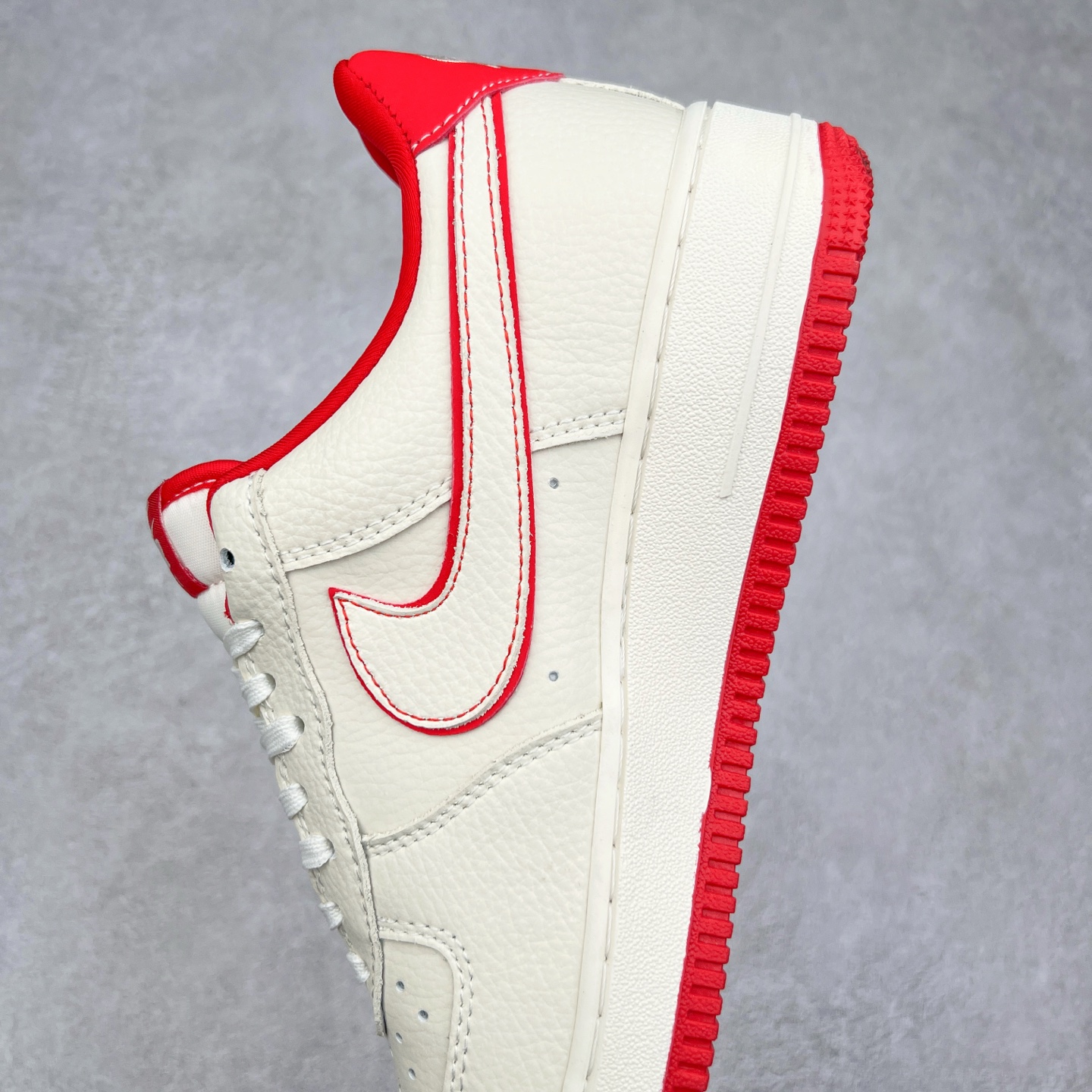 图片[7]-NK Air Force 1´07 Low 空军一号低帮百搭休闲运动板鞋 KK1988-059 柔软、弹性十足的缓震性能和出色的中底设计 横跨复古与现代的外型结合 造就出风靡全球 三十多年的Force 1 直到今天还深受青睐 尺码：36 36.5 37.5 38 38.5 39 40 40.5 41 42 42.5 43 44 44.5 45-选品中心