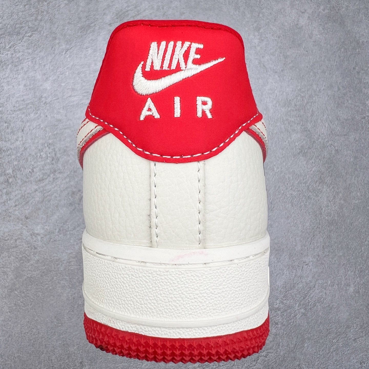 图片[8]-NK Air Force 1´07 Low 空军一号低帮百搭休闲运动板鞋 KK1988-059 柔软、弹性十足的缓震性能和出色的中底设计 横跨复古与现代的外型结合 造就出风靡全球 三十多年的Force 1 直到今天还深受青睐 尺码：36 36.5 37.5 38 38.5 39 40 40.5 41 42 42.5 43 44 44.5 45-选品中心