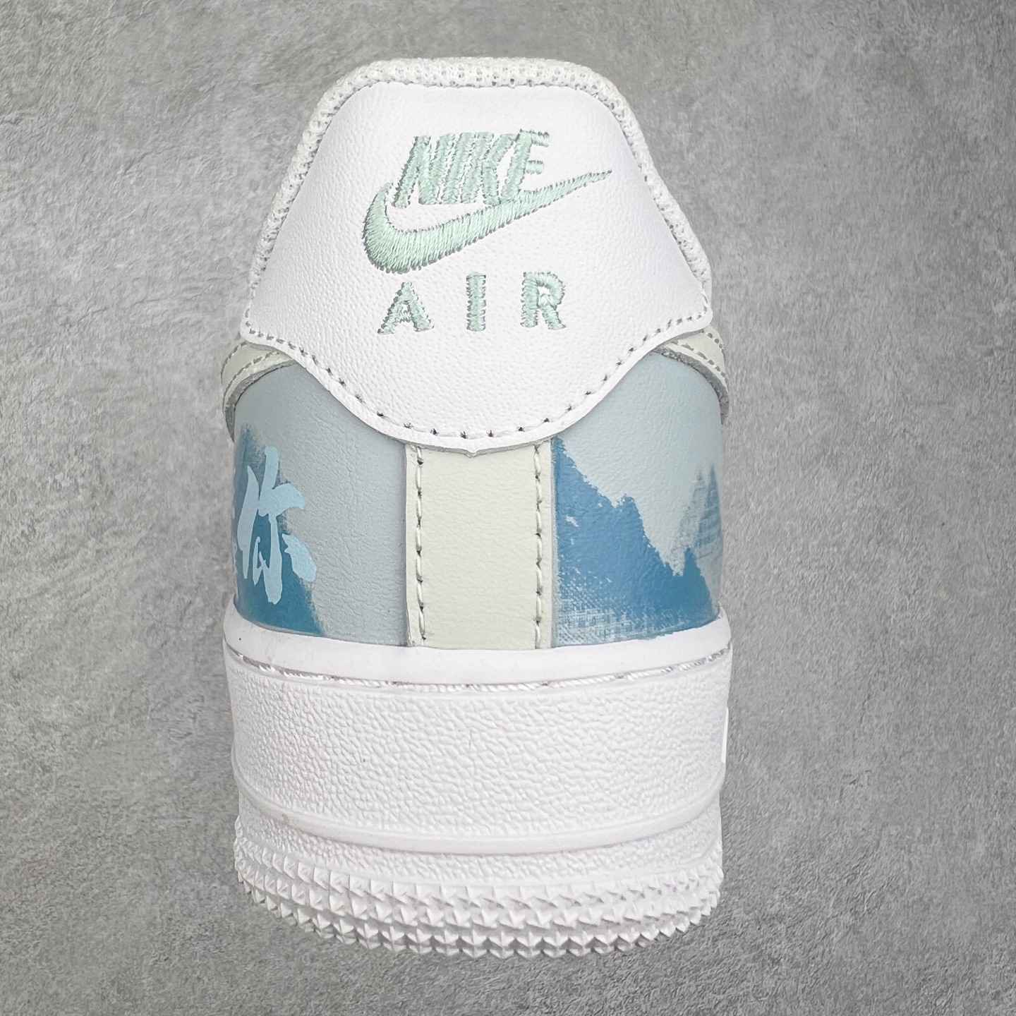 图片[8]-NK Air Force 1´07 Low 空军一号低帮百搭休闲运动板鞋 LJ2288-222 柔软、弹性十足的缓震性能和出色的中底设计 横跨复古与现代的外型结合 造就出风靡全球 三十多年的Force 1 直到今天还深受青睐 尺码：36 36.5 37.5 38 38.5 39 40 40.5 41 42 42.5 43 44 44.5 45-选品中心