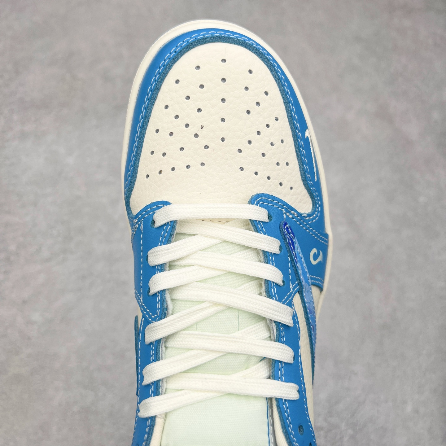 图片[4]-TS x Air Jordan AJ1 Low 倒钩低帮联名定制配色 XS2025-066 原厂内置气垫魔块 A模大底 头层小牛皮 鞋舌AJ原厂专用牛津布+AJ专用反口珍珠布+原厂无杂质高弹内里海棉+特殊封边弹力鞋带 尺码：36 36.5 37.5 38 38.5 39 40 40.5 41 42 42.5 43 44 44.5 45 46 47.5-选品中心