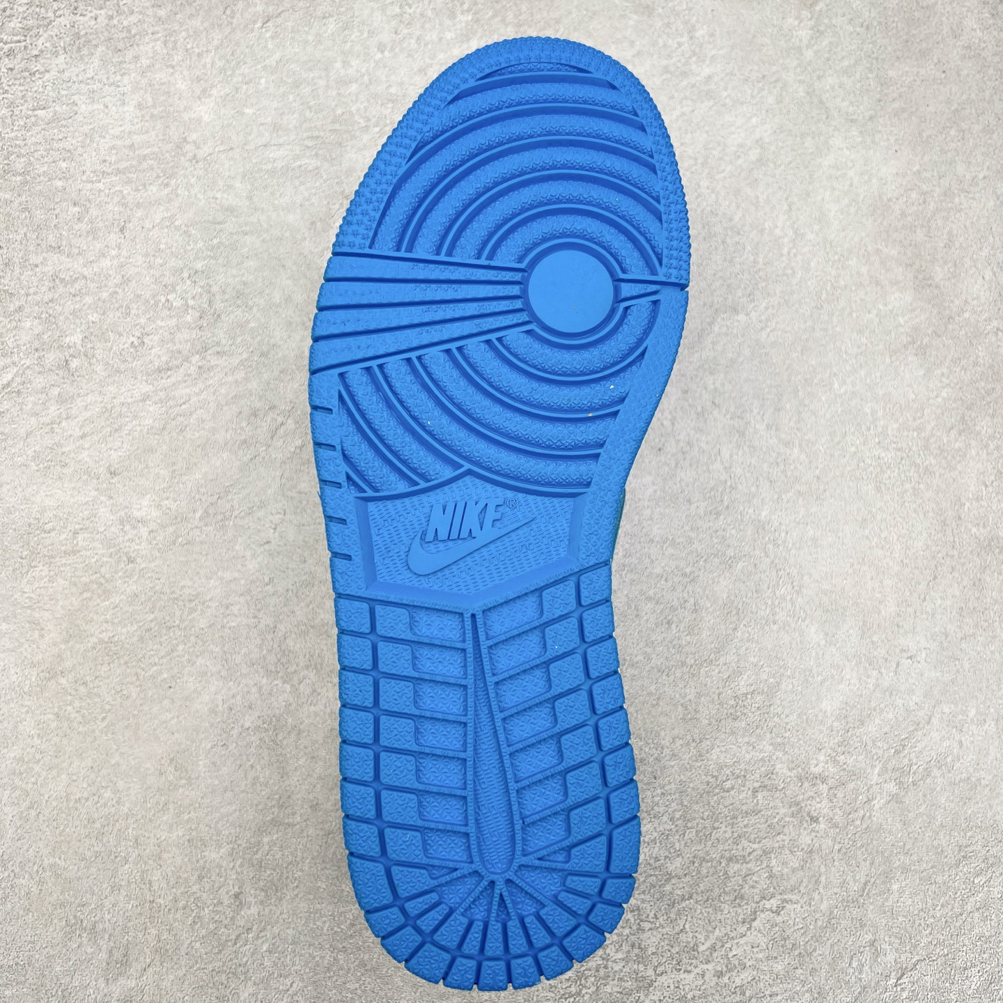 图片[9]-TS x Air Jordan AJ1 Low 倒钩低帮联名定制配色 XS2025-066 原厂内置气垫魔块 A模大底 头层小牛皮 鞋舌AJ原厂专用牛津布+AJ专用反口珍珠布+原厂无杂质高弹内里海棉+特殊封边弹力鞋带 尺码：36 36.5 37.5 38 38.5 39 40 40.5 41 42 42.5 43 44 44.5 45 46 47.5-选品中心