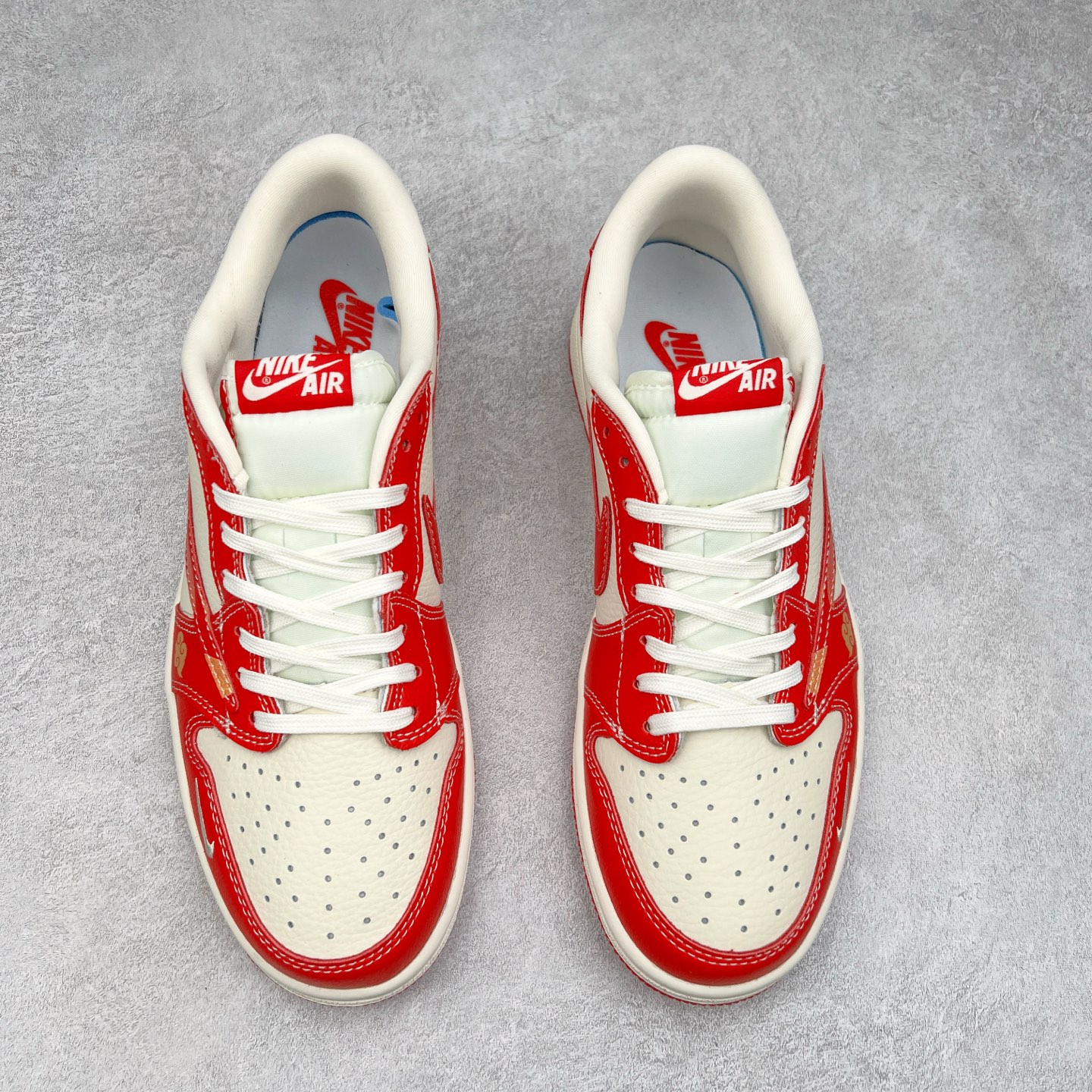 图片[2]-TS x Air Jordan AJ1 Low 倒钩低帮联名定制配色 XS2025-088 原厂内置气垫魔块 A模大底 头层小牛皮 鞋舌AJ原厂专用牛津布+AJ专用反口珍珠布+原厂无杂质高弹内里海棉+特殊封边弹力鞋带 尺码：36 36.5 37.5 38 38.5 39 40 40.5 41 42 42.5 43 44 44.5 45 46 47.5-选品中心