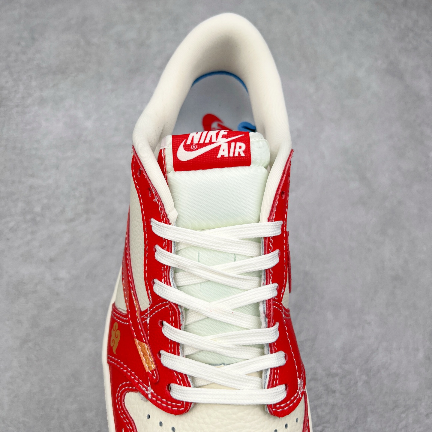 图片[5]-TS x Air Jordan AJ1 Low 倒钩低帮联名定制配色 XS2025-088 原厂内置气垫魔块 A模大底 头层小牛皮 鞋舌AJ原厂专用牛津布+AJ专用反口珍珠布+原厂无杂质高弹内里海棉+特殊封边弹力鞋带 尺码：36 36.5 37.5 38 38.5 39 40 40.5 41 42 42.5 43 44 44.5 45 46 47.5-选品中心