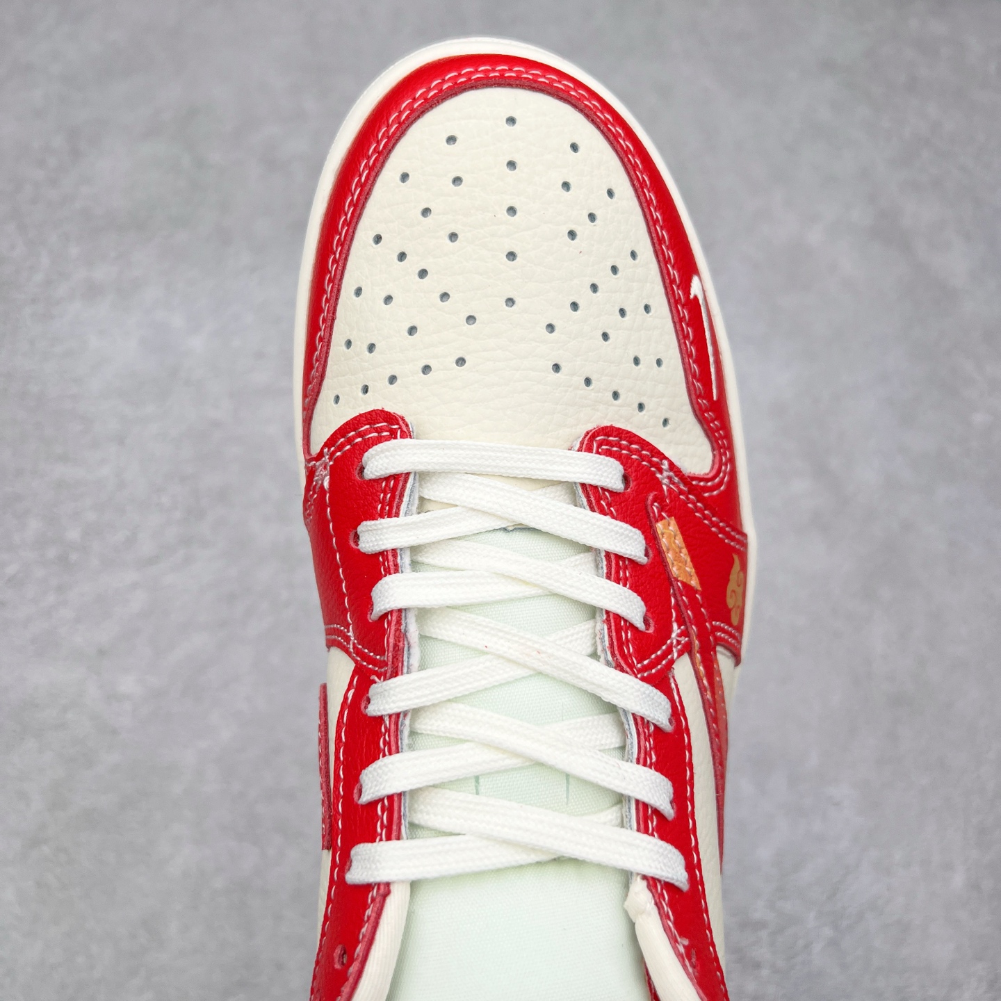 图片[4]-TS x Air Jordan AJ1 Low 倒钩低帮联名定制配色 XS2025-088 原厂内置气垫魔块 A模大底 头层小牛皮 鞋舌AJ原厂专用牛津布+AJ专用反口珍珠布+原厂无杂质高弹内里海棉+特殊封边弹力鞋带 尺码：36 36.5 37.5 38 38.5 39 40 40.5 41 42 42.5 43 44 44.5 45 46 47.5-选品中心