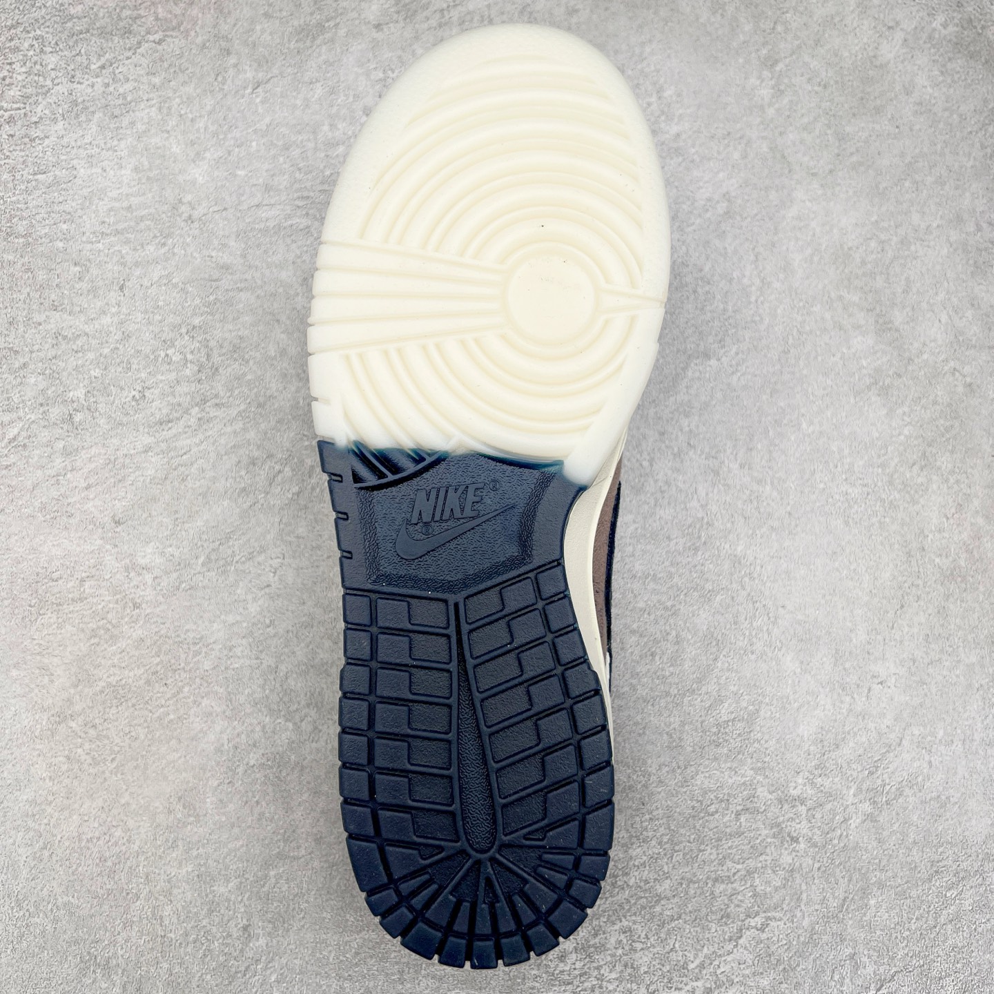 图片[9]-NK Dunk Low 定制配色 CH8311-273 大厂出品 极力推荐 原装头层材料 独家版型蒸餾加工帶來的是更好的视觉和脚感体验大厂纯原品质出货 清洁度 电绣工艺 皮料切割干净无任何毛边 细节完美 尺码：36 36.5 37.5 38 38.5 39 40 40.5 41 42 42.5 43 44 44.5 45-选品中心