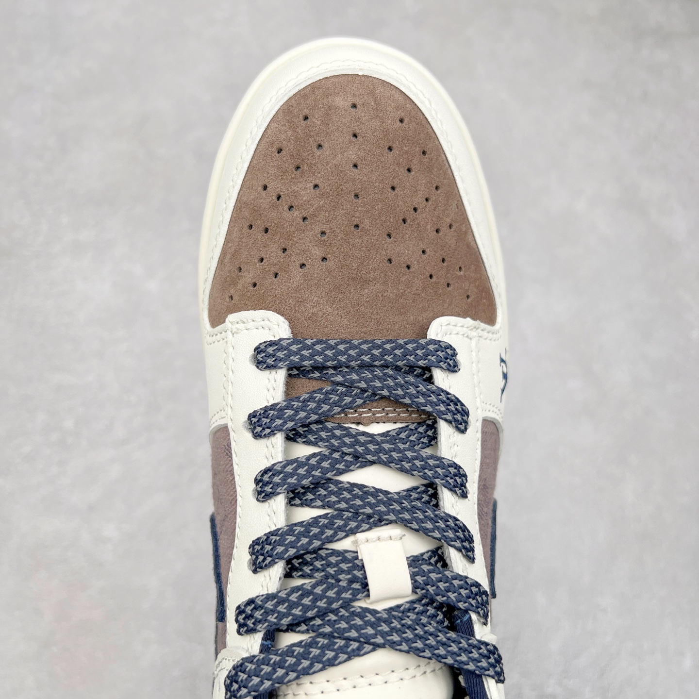 图片[4]-NK Dunk Low 定制配色 CH8311-273 大厂出品 极力推荐 原装头层材料 独家版型蒸餾加工帶來的是更好的视觉和脚感体验大厂纯原品质出货 清洁度 电绣工艺 皮料切割干净无任何毛边 细节完美 尺码：36 36.5 37.5 38 38.5 39 40 40.5 41 42 42.5 43 44 44.5 45-选品中心