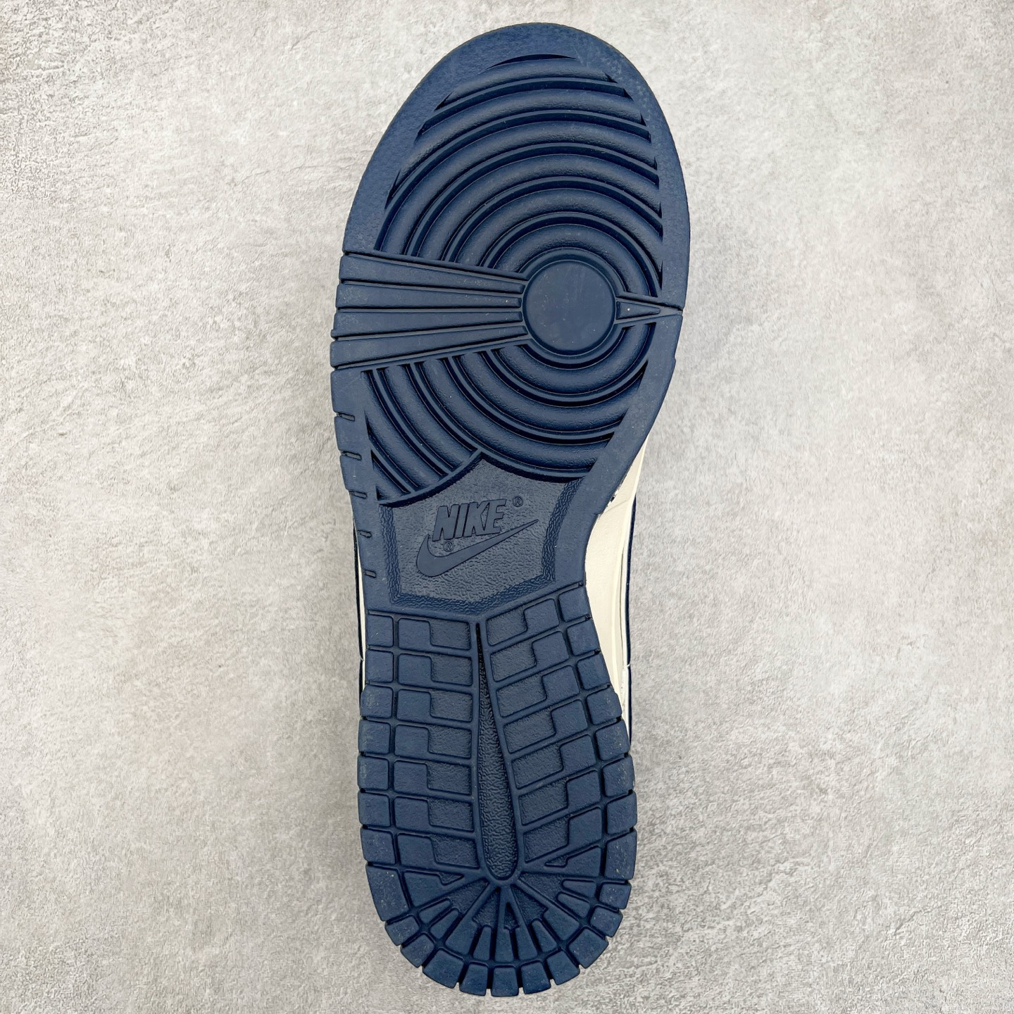 图片[9]-NK Dunk Low 定制配色 XS6089-515 大厂出品 极力推荐 原装头层材料 独家版型蒸餾加工帶來的是更好的视觉和脚感体验大厂纯原品质出货 清洁度 电绣工艺 皮料切割干净无任何毛边 细节完美 尺码：36 36.5 37.5 38 38.5 39 40 40.5 41 42 42.5 43 44 44.5 45-选品中心