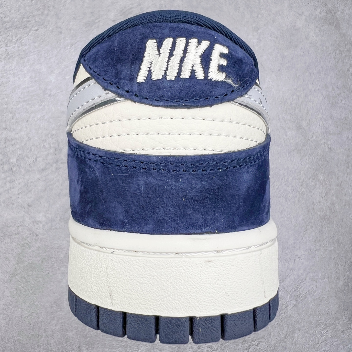 图片[8]-NK Dunk Low 定制配色 KK1333-033 大厂出品 极力推荐 原装头层材料 独家版型蒸餾加工帶來的是更好的视觉和脚感体验大厂纯原品质出货 清洁度 电绣工艺 皮料切割干净无任何毛边 细节完美 尺码：36 36.5 37.5 38 38.5 39 40 40.5 41 42 42.5 43 44 44.5 45-选品中心