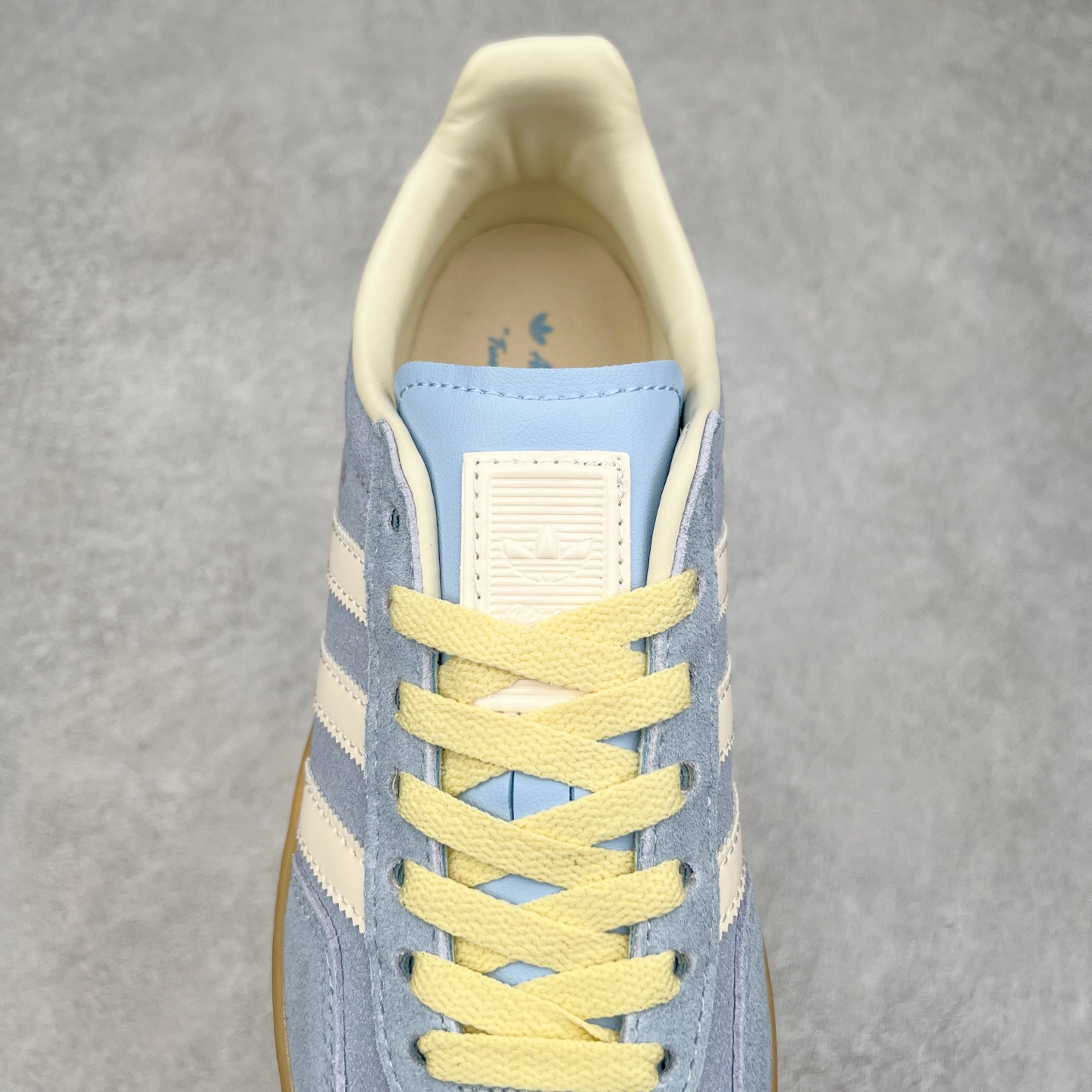 图片[5]-AD Gazelle Indoor Trainers 羚羊内训系列低帮复古百搭休闲运动德训风板鞋 JR8029 90年代经典的复刻版！自60年代以足球训练鞋面世以来,Gazelle就以其经典设计席卷全球。1991年版本的复刻,再造经典Gazelle。采用皮革打造,搭配浊色细节,让这款经典更加简约。尺码：36 36⅔ 37⅓ 38 38⅔ 39⅓ 40 40⅔ 41⅓ 42 42⅔ 43⅓ 44 45-选品中心