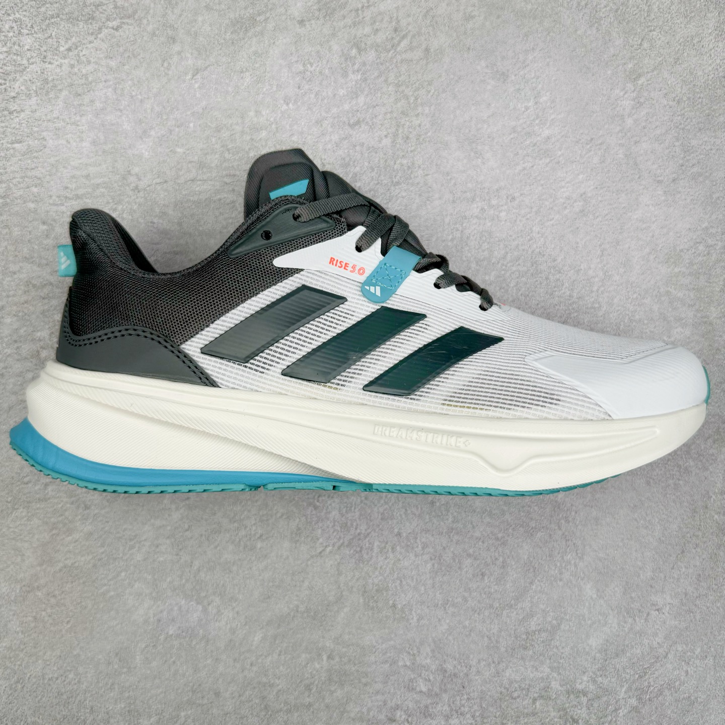 图片[9]-AD Supernova Rise 阿迪全新休闲轻跑鞋 款鞋采用了Dreamstrike+ 中底 将缓冲材质与柔软的织物相结合 以最大限度地减少刺激性摩擦和慢跑后水泡的可能性 在美学方面 Supernova Rise 从自然和生物中汲取灵感 如深色底色和半绿色细节 尺码：36 36.5 37.5 38 38.5 39 40 40.5 41 42 42.5 43 44 44.5 45-选品中心