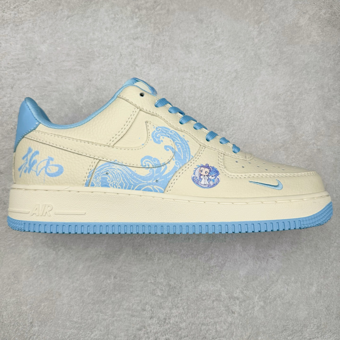NK Air Force 1´07 Low 空军一号低帮百搭休闲运动板鞋 KK1988-060 柔软、弹性十足的缓震性能和出色的中底设计 横跨复古与现代的外型结合 造就出风靡全球 三十多年的Force 1 直到今天还深受青睐 尺码：36 36.5 37.5 38 38.5 39 40 40.5 41 42 42.5 43 44 44.5 45-选品中心