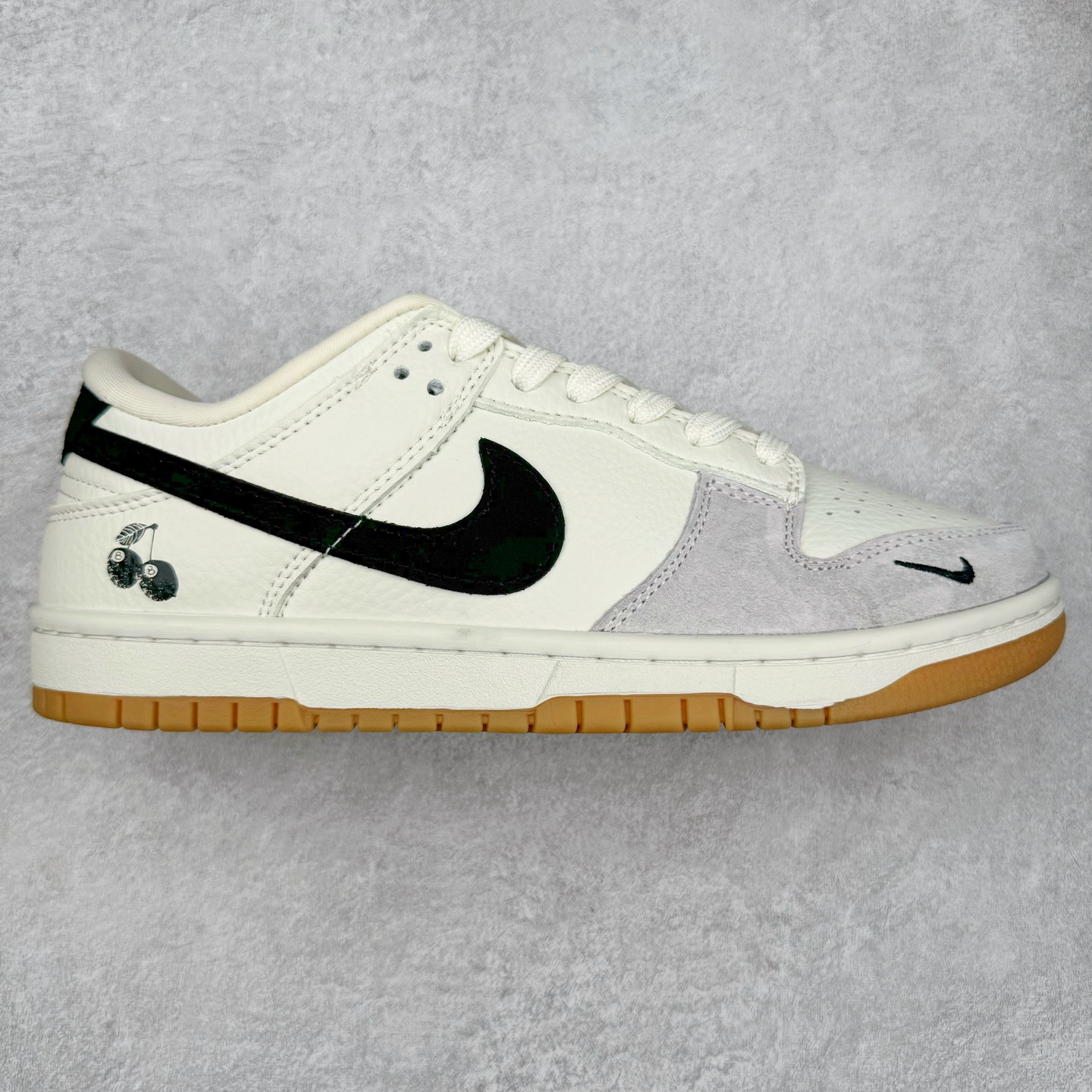 NK Dunk Low 定制配色 CH6336-227 大厂出品 极力推荐 原装头层材料 独家版型蒸餾加工帶來的是更好的视觉和脚感体验大厂纯原品质出货 清洁度 电绣工艺 皮料切割干净无任何毛边 细节完美 尺码:36 36.5 37.5 38 38.5 39 40 40.5 41 42 42.5 43 44 44.5 45-选品中心