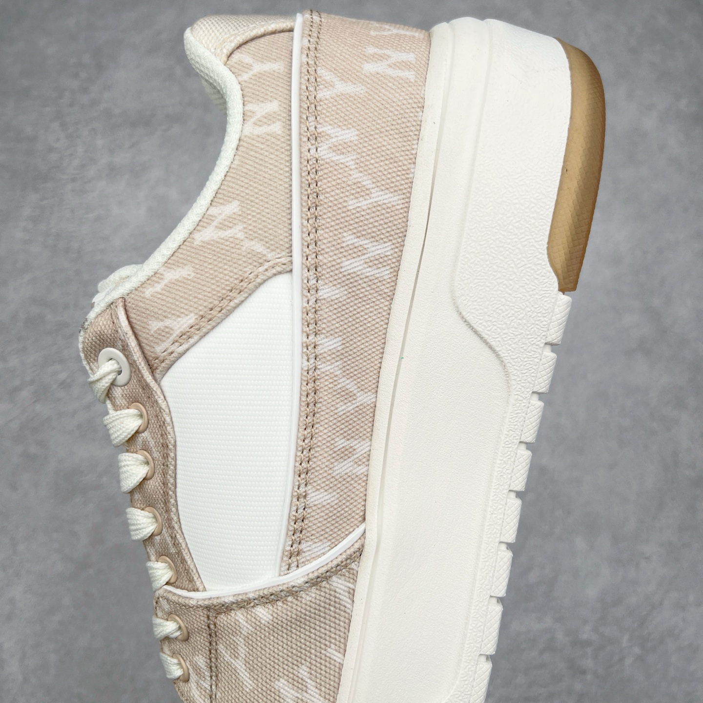 图片[7]-＃PB过验版 MLB Chunky Liner Basic 复古印花学长鞋系列低帮轻量增高厚底百搭休闲运动慢跑鞋板鞋 Korea韩国联名NY美国榄球纽约洋基队限定 目前可过轻松秒过各类鉴定 能操作的私聊 韩国代购专供 左脚内置NFC感应 区别市面贴纸假芯片 MLB专用菱形双针中底布 重点细节中底布带注胶孔 原厂NFC感应吊牌 支持鉴定 一个两位数 原盒原标 全套原楦原纸板原厂数据开发 中韩文保养标贴 绿色防霉片 平台代购专供 独家一比一RB+MD组合大底 高频后跟小人Logo精准对位立体饱满 正确网布加超迁鞋面 转印中底走线紧密 转印Logo工艺表层防刮不掉色 尺码：35 36 36.5 37.5 38 38.5 39 40 40.5 41 42 42.5 43 44 44.5 45-选品中心