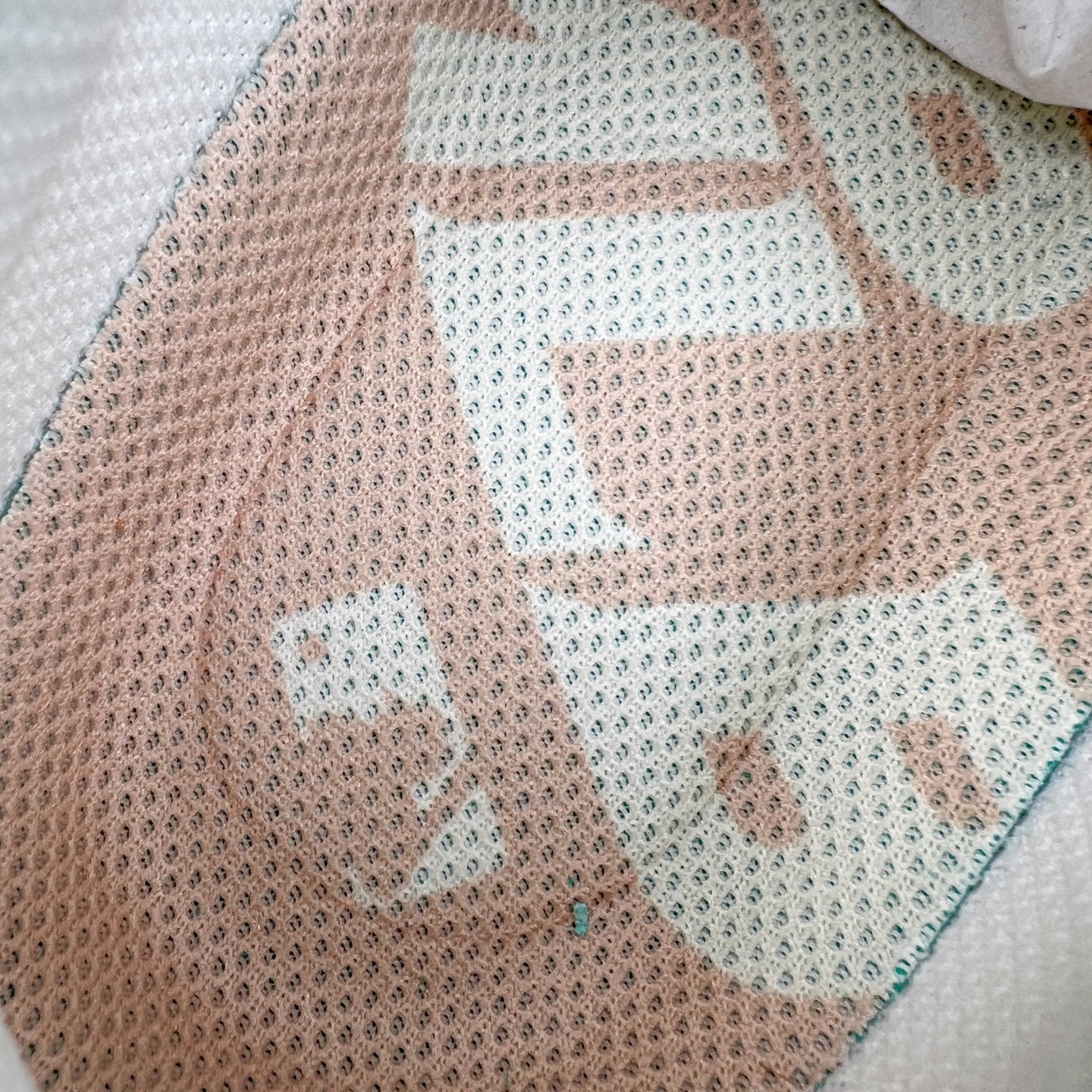 图片[11]-＃PB过验版 MLB Chunky Liner Basic 复古印花学长鞋系列低帮轻量增高厚底百搭休闲运动慢跑鞋板鞋 Korea韩国联名NY美国榄球纽约洋基队限定 目前可过轻松秒过各类鉴定 能操作的私聊 韩国代购专供 左脚内置NFC感应 区别市面贴纸假芯片 MLB专用菱形双针中底布 重点细节中底布带注胶孔 原厂NFC感应吊牌 支持鉴定 一个两位数 原盒原标 全套原楦原纸板原厂数据开发 中韩文保养标贴 绿色防霉片 平台代购专供 独家一比一RB+MD组合大底 高频后跟小人Logo精准对位立体饱满 正确网布加超迁鞋面 转印中底走线紧密 转印Logo工艺表层防刮不掉色 尺码：35 36 36.5 37.5 38 38.5 39 40 40.5 41 42 42.5 43 44 44.5 45-选品中心