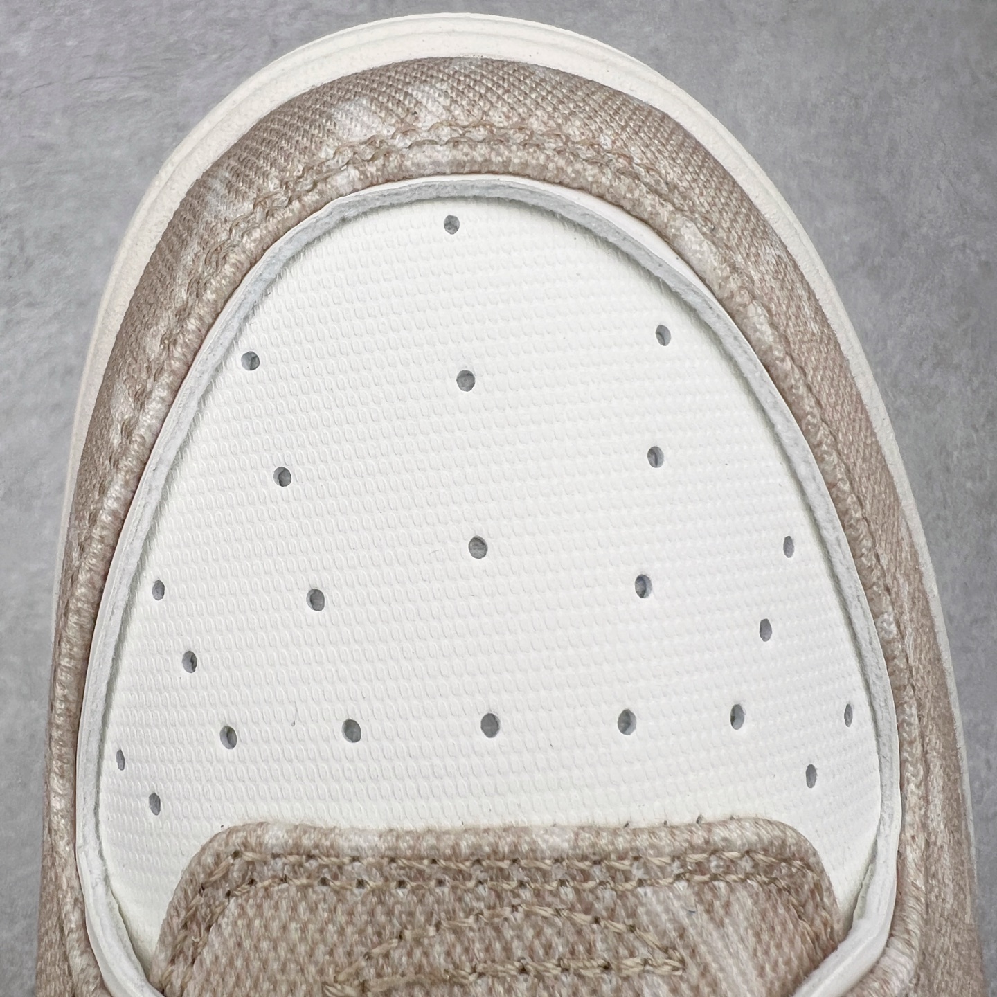 图片[14]-＃PB过验版 MLB Chunky Liner Basic 复古印花学长鞋系列低帮轻量增高厚底百搭休闲运动慢跑鞋板鞋 Korea韩国联名NY美国榄球纽约洋基队限定 目前可过轻松秒过各类鉴定 能操作的私聊 韩国代购专供 左脚内置NFC感应 区别市面贴纸假芯片 MLB专用菱形双针中底布 重点细节中底布带注胶孔 原厂NFC感应吊牌 支持鉴定 一个两位数 原盒原标 全套原楦原纸板原厂数据开发 中韩文保养标贴 绿色防霉片 平台代购专供 独家一比一RB+MD组合大底 高频后跟小人Logo精准对位立体饱满 正确网布加超迁鞋面 转印中底走线紧密 转印Logo工艺表层防刮不掉色 尺码：35 36 36.5 37.5 38 38.5 39 40 40.5 41 42 42.5 43 44 44.5 45-选品中心