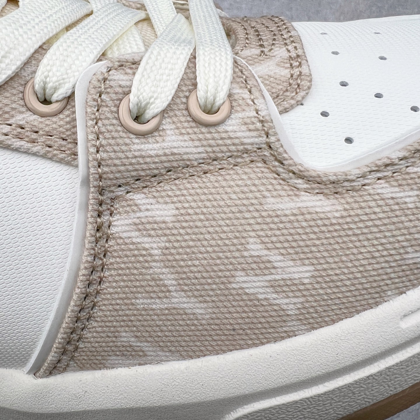 图片[15]-＃PB过验版 MLB Chunky Liner Basic 复古印花学长鞋系列低帮轻量增高厚底百搭休闲运动慢跑鞋板鞋 Korea韩国联名NY美国榄球纽约洋基队限定 目前可过轻松秒过各类鉴定 能操作的私聊 韩国代购专供 左脚内置NFC感应 区别市面贴纸假芯片 MLB专用菱形双针中底布 重点细节中底布带注胶孔 原厂NFC感应吊牌 支持鉴定 一个两位数 原盒原标 全套原楦原纸板原厂数据开发 中韩文保养标贴 绿色防霉片 平台代购专供 独家一比一RB+MD组合大底 高频后跟小人Logo精准对位立体饱满 正确网布加超迁鞋面 转印中底走线紧密 转印Logo工艺表层防刮不掉色 尺码：35 36 36.5 37.5 38 38.5 39 40 40.5 41 42 42.5 43 44 44.5 45-选品中心