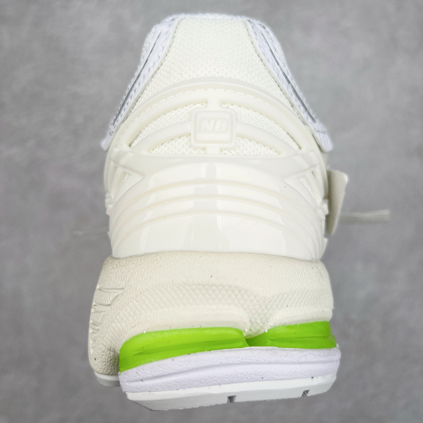 图片[8]-＃M3纯原 New Balance M1906R NB新百伦系列复古老爹风休闲运动慢跑鞋 日韩出口特供订单 全网最全配色 配套商长期套现长期补货 全新货品 正常出厂触屏不到的单价 超级跑量款 全套原楦原纸板原厂数据开发 进口三明治网面 原装进口翻毛皮料正确绒感卡色 正确中底拉帮中底网布细节 采用轻质牛剖革拼接透气网眼衬垫织物鞋面材质 T-Beam大底提供足步弓支撑 保持步态稳定 后跟搭载外露缓震胶 鞋身整体以各种深浅不一的灰色覆盖 鞋头以淡蓝色调装饰 网眼衬垫通过不规律的色块实现做旧的美感 泛黄的鞋底更是进一步增添了复古气息 尺码：36 37 37.5 38 38.5 39.5 40 40.5 41.5 42 42.5 43 44 45-选品中心