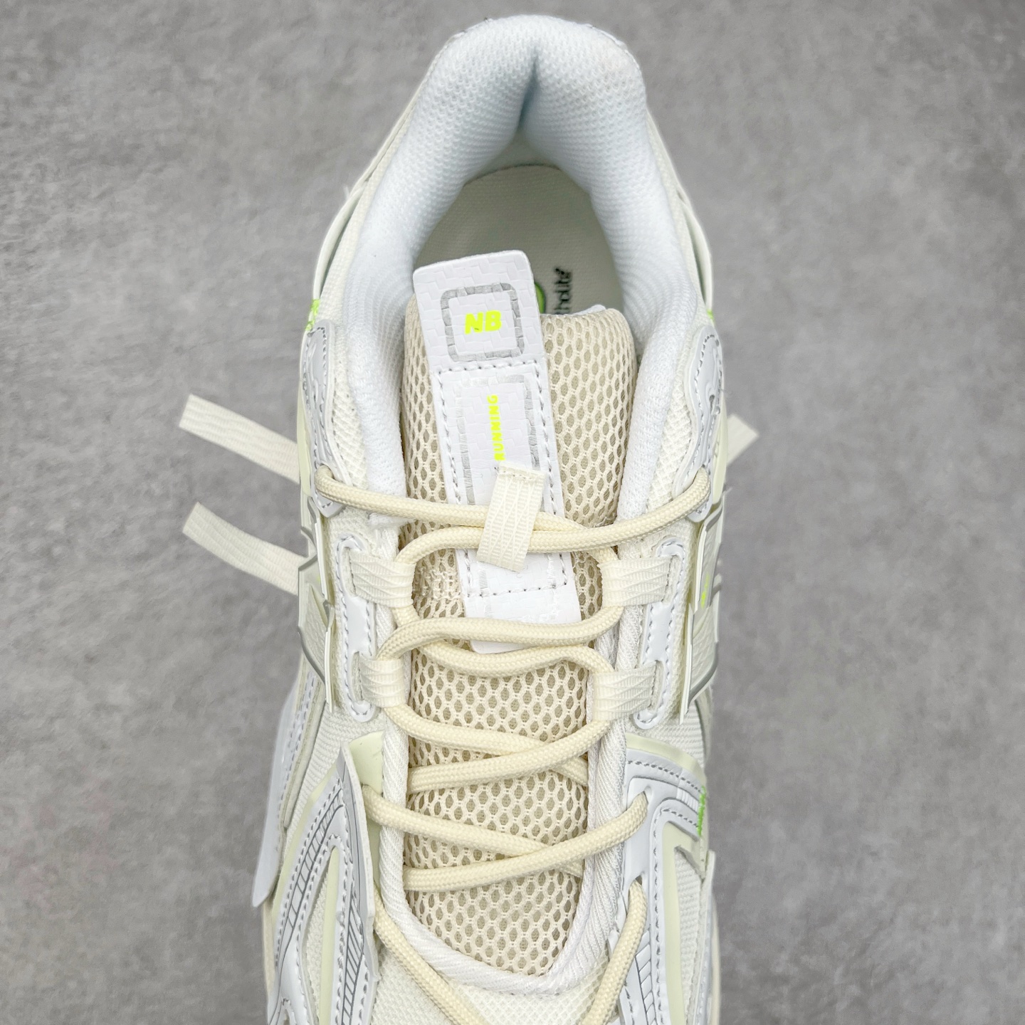 图片[5]-＃M3纯原 New Balance M1906R NB新百伦系列复古老爹风休闲运动慢跑鞋 日韩出口特供订单 全网最全配色 配套商长期套现长期补货 全新货品 正常出厂触屏不到的单价 超级跑量款 全套原楦原纸板原厂数据开发 进口三明治网面 原装进口翻毛皮料正确绒感卡色 正确中底拉帮中底网布细节 采用轻质牛剖革拼接透气网眼衬垫织物鞋面材质 T-Beam大底提供足步弓支撑 保持步态稳定 后跟搭载外露缓震胶 鞋身整体以各种深浅不一的灰色覆盖 鞋头以淡蓝色调装饰 网眼衬垫通过不规律的色块实现做旧的美感 泛黄的鞋底更是进一步增添了复古气息 尺码：36 37 37.5 38 38.5 39.5 40 40.5 41.5 42 42.5 43 44 45-选品中心