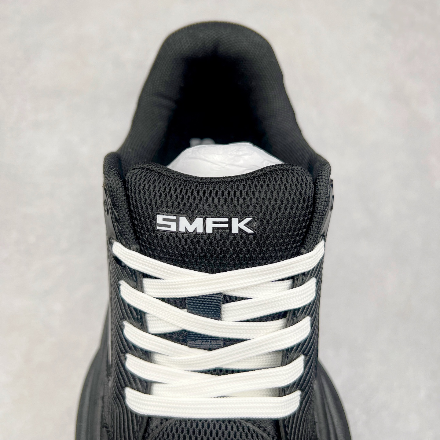 图片[5]-SMFK 2024最新火爆增高小白鞋板鞋 SMFK成立于2016年 一直在做中国品牌 中国设计 中国制造 品牌注重舒适和体验 在设计上追求unisex free size design for all并且尝试一些关于SMFK的风格 在乎每个产品的细节开发 很多部分我们采用手工制作 在相同中又存在不同 不破不立 尺码：35 36 37 38 39 40-选品中心