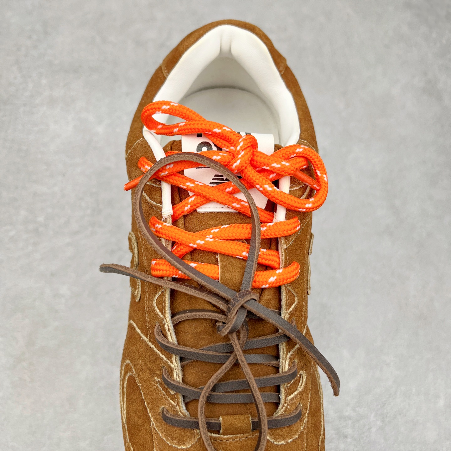 图片[5]-Miumiu x New Balance NB530 新百伦缪缪联名款复古运动鞋 全套原楦原纸板原厂数据开发 原厂三文治网纱 原装进口羊皮加羊反绒正确绒感卡色 正确中底拉帮中底纸板满印细节 冲裁组合 匠心打造 耗时两个月开发完成 工艺极其复杂难度可想而知 新开独立私模大底 全网唯一正确私模大底 高端零售专供产物 尺码：35 36 37 38 39 40 41 42 42.5 43 44 45-选品中心