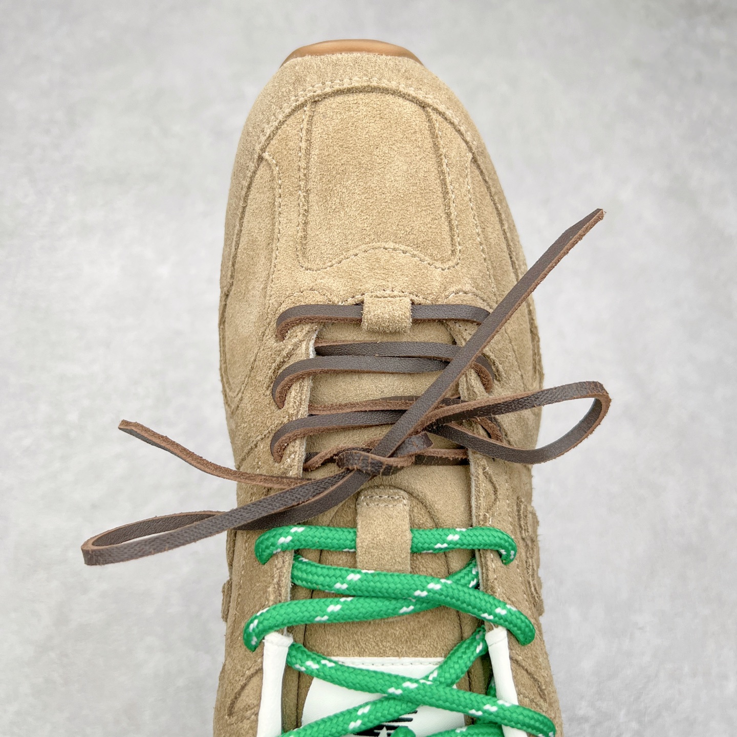 图片[4]-Miumiu x New Balance NB530 新百伦缪缪联名款复古运动鞋 全套原楦原纸板原厂数据开发 原厂三文治网纱 原装进口羊皮加羊反绒正确绒感卡色 正确中底拉帮中底纸板满印细节 冲裁组合 匠心打造 耗时两个月开发完成 工艺极其复杂难度可想而知 新开独立私模大底 全网唯一正确私模大底 高端零售专供产物 尺码：35 36 37 38 39 40 41 42 42.5 43 44 45-选品中心