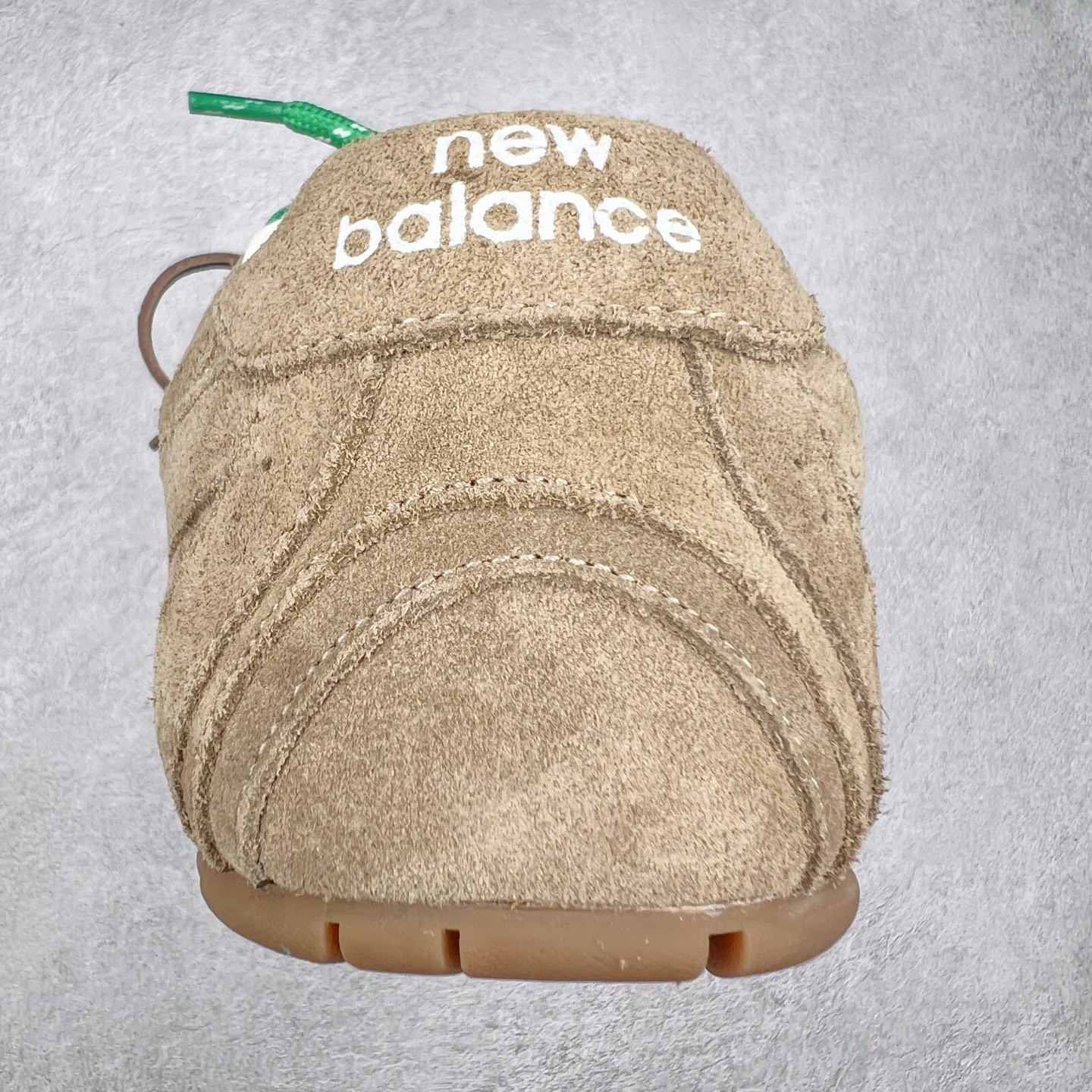 图片[8]-Miumiu x New Balance NB530 新百伦缪缪联名款复古运动鞋 全套原楦原纸板原厂数据开发 原厂三文治网纱 原装进口羊皮加羊反绒正确绒感卡色 正确中底拉帮中底纸板满印细节 冲裁组合 匠心打造 耗时两个月开发完成 工艺极其复杂难度可想而知 新开独立私模大底 全网唯一正确私模大底 高端零售专供产物 尺码：35 36 37 38 39 40 41 42 42.5 43 44 45-选品中心