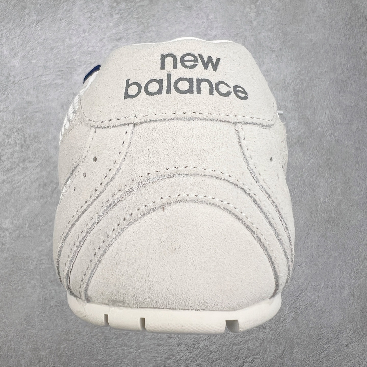 图片[8]-Miumiu x New Balance NB530 新百伦缪缪联名款复古运动鞋 全套原楦原纸板原厂数据开发 原厂三文治网纱 原装进口羊皮加羊反绒正确绒感卡色 正确中底拉帮中底纸板满印细节 冲裁组合 匠心打造 耗时两个月开发完成 工艺极其复杂难度可想而知 新开独立私模大底 全网唯一正确私模大底 高端零售专供产物 尺码：35 36 37 38 39 40 41 42 42.5 43 44 45-选品中心