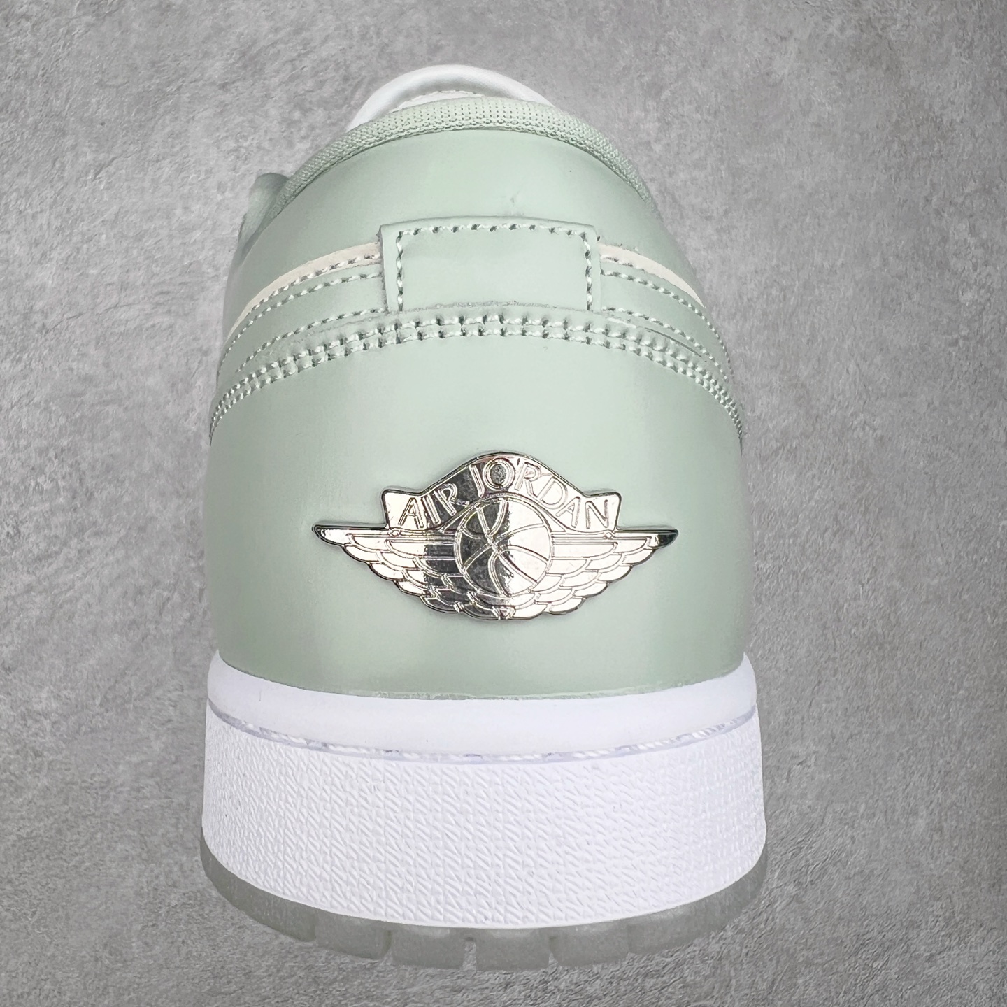 图片[8]-＃K版 Air Jordan AJ1 Low 低帮 米绿 HF4078-100 全新流水线出品 DT版本唯一平替选择 市场第二梯队最强版 全部原鞋开发 原楦原纸板开发 全鞋电脑针车 原厂内置全掌气垫 原盒内在原标 唯一Zp原版鞋带绑法 免检产品 全新2022版型 全头层皮料 完美零毛边处理 原厂配置全掌气垫 价格定位良心 几十个配色陆续出货 尺码：36 36.5 37.5 38 38.5 39 40 40.5 41 42 42.5 43 44 44.5 45 46 47.5-选品中心