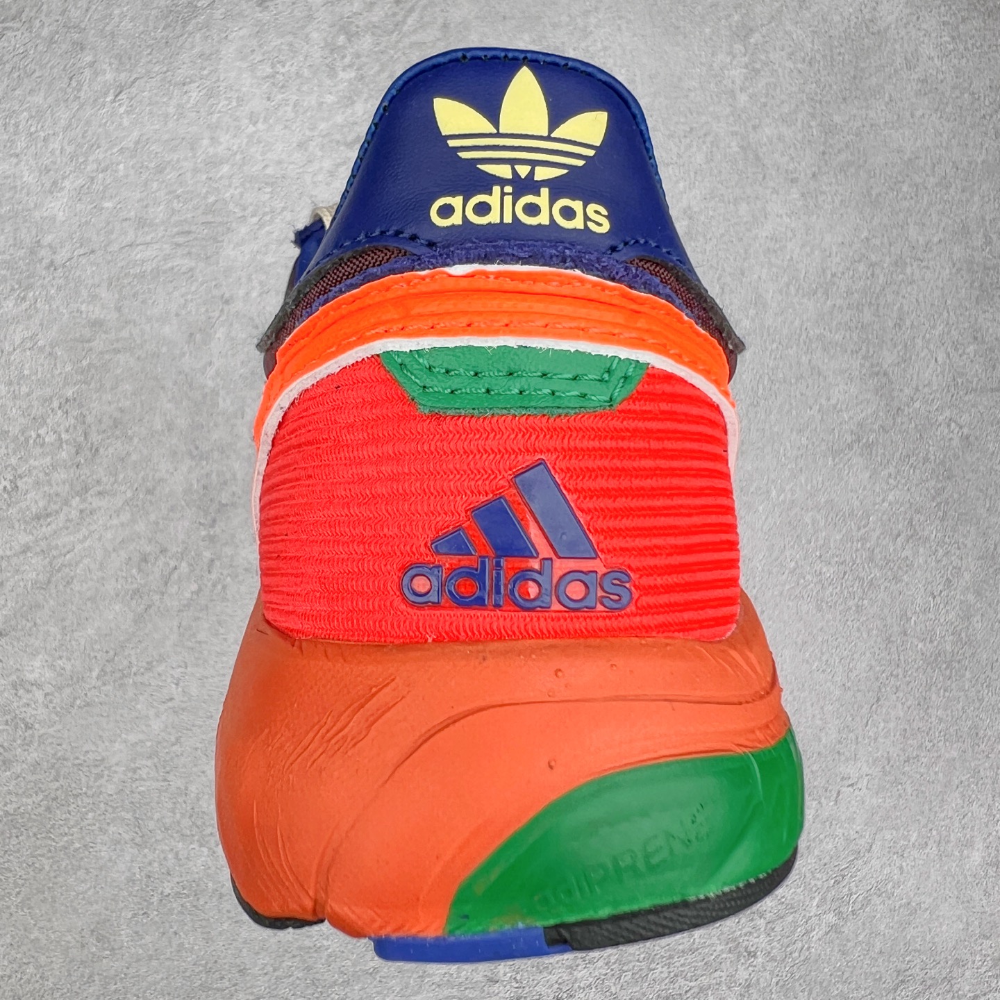 图片[8]-BAD BUNNY x adidas originals ADIZERO SL 72 联名柔软舒适防滑耐磨低帮生活休闲鞋 货号：JP8816 / JP8815 / JQ8757 此番 Bad Bunny 和 adidas 以 Adizero SL 72 为蓝本，推出 3 款不同配色，设计灵感汲取自复古跑鞋 SL 72 ，将经典元素与现代风尚相融合，打造出别具一格的鞋履。鞋面采用多层次叠加设计，很有层次感，吸引人。选用华夫格网、绒面革、皮革和灯芯绒等优质材料。鞋身上的 “ Para Bad Bunny ”中足标识与双阿迪达斯标志，彰显了双方的合作身份。搭载 Adizero 泡棉中底，确保卓越的舒适性与性能表现。尺码：36 36.5 37.5 38 38.5 39 40 40.5 41 42 42.5 43 44 44.5 45-选品中心